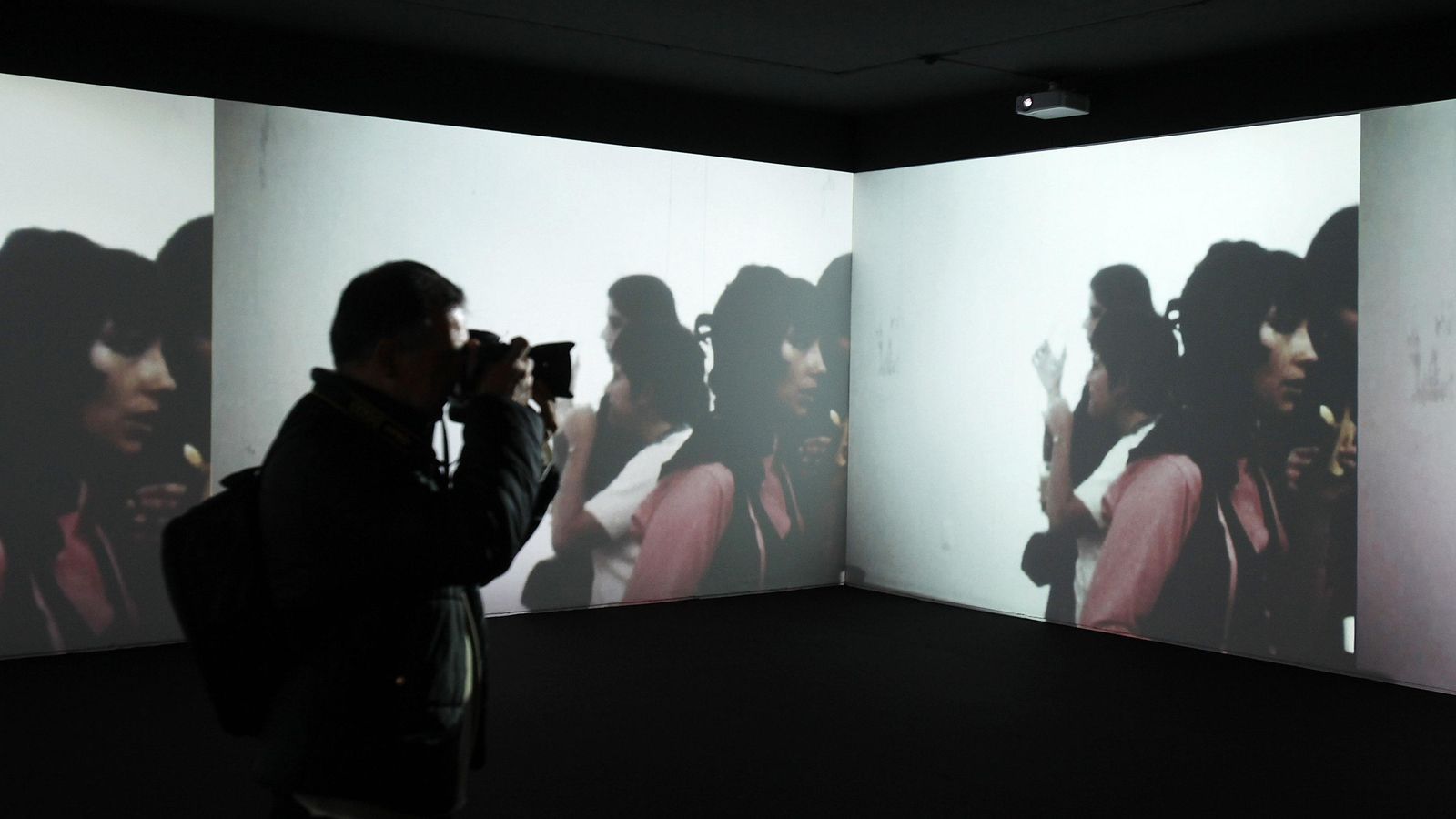 Proyección de un 'happening' histórico llevado a cabo por Marta Minujín a finales de los años 60 en Nueva York.