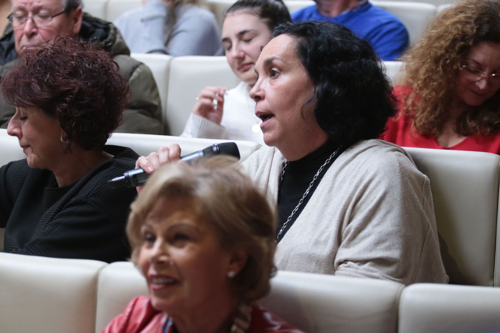 El Diario de los Libros, con Cristina Campos y su novela 'Historias de mujeres casadas'