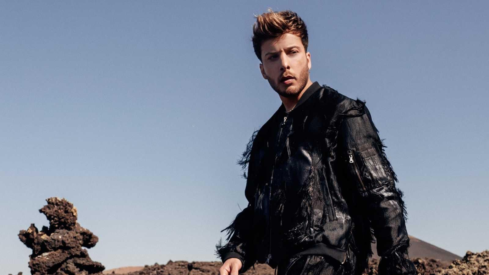 Blas Cantó en el videoclip de 'Universo'