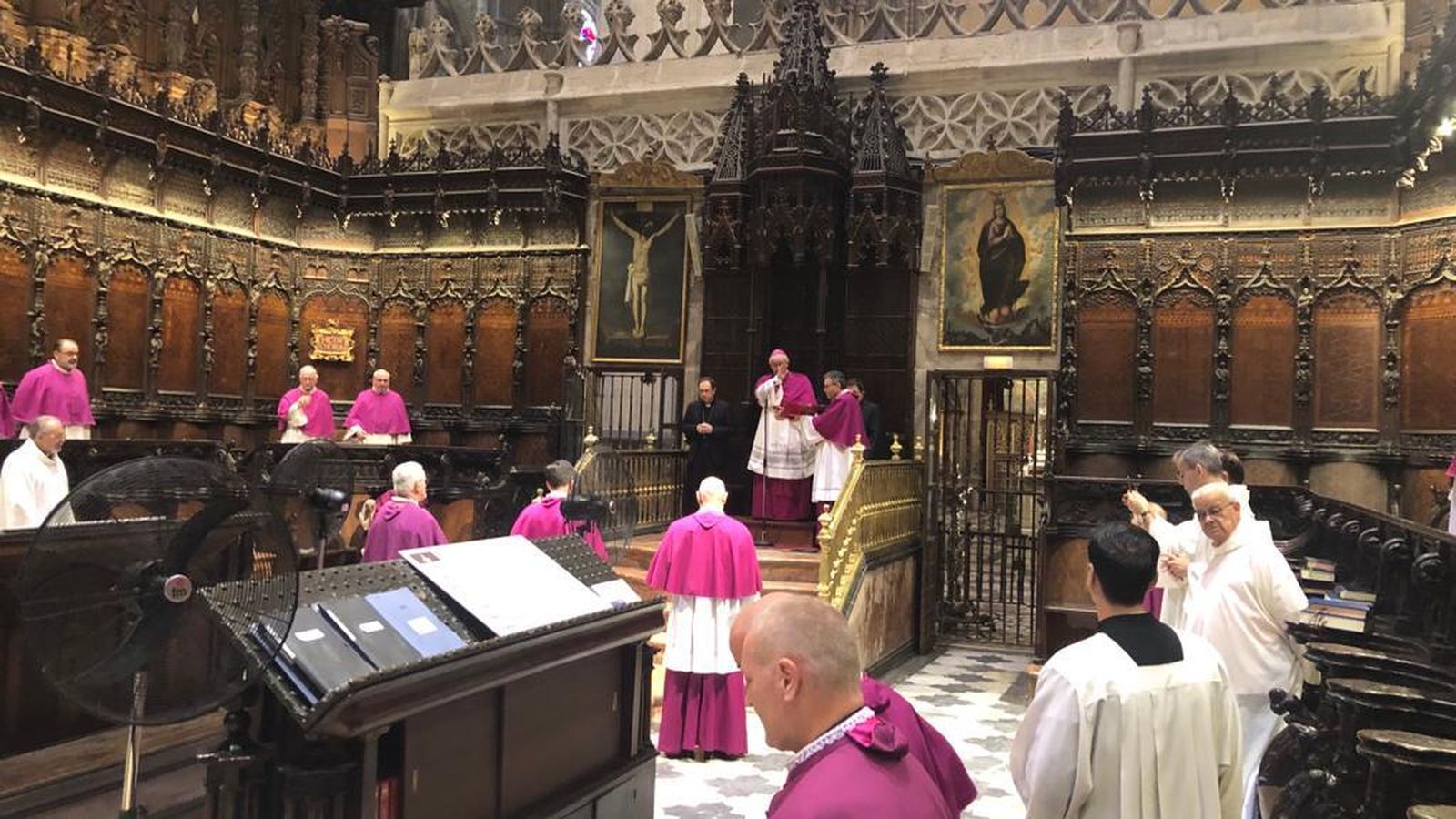 Uno de los momentos del acto de la toma de posesión en el coro.