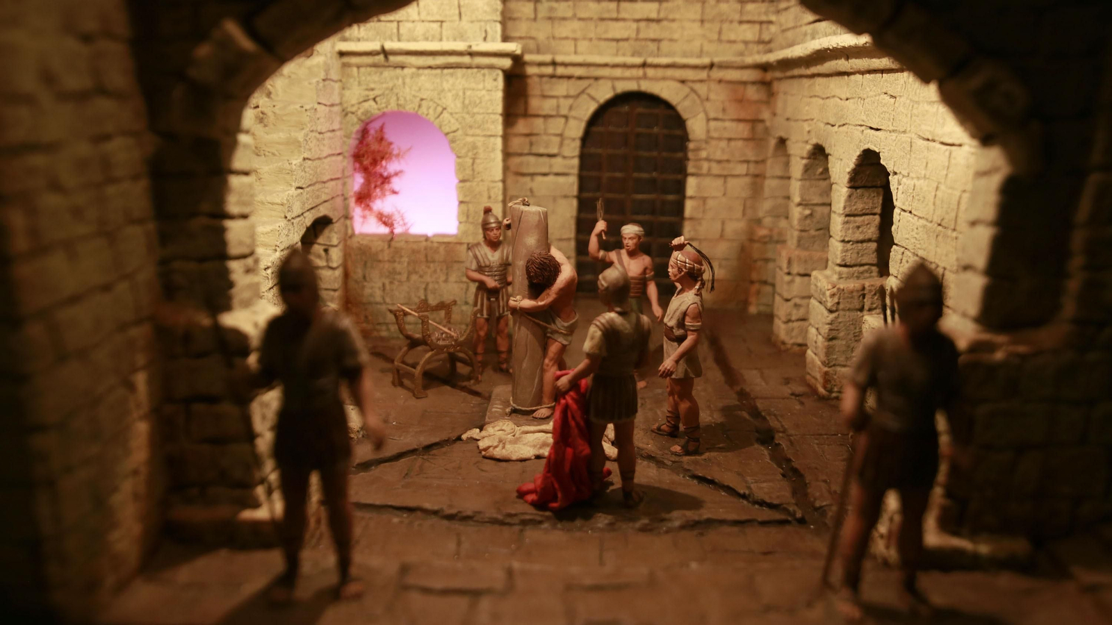 Imágenes de la magna exposición de las cofradías en Los Claustros