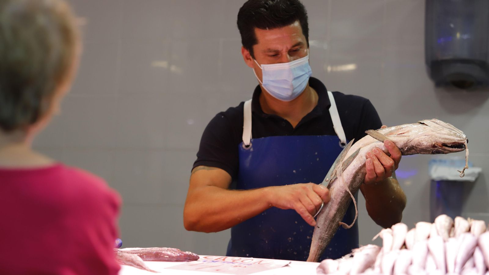 Pescadería en el Mercado del Carmen.