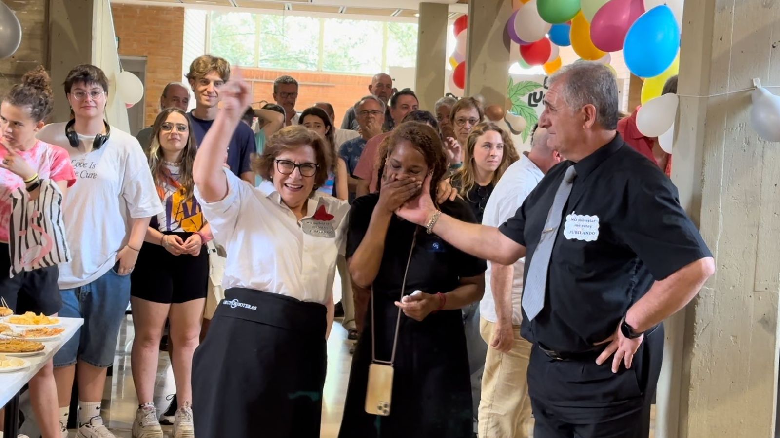 Ana, Judit y Jose, camareros del bar de la Facultad de Ciencias de la Comunicación de la UAB
