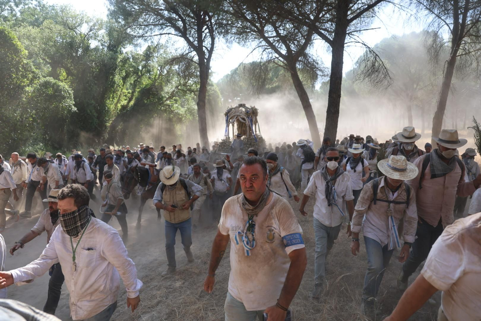 Rocío 2025: Las mejores imágenes de los peregrinos de la Hdad del Rocío de Huelva