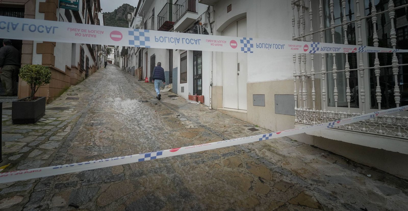 Imágenes de los torrentes de agua por las calles de Ubrique