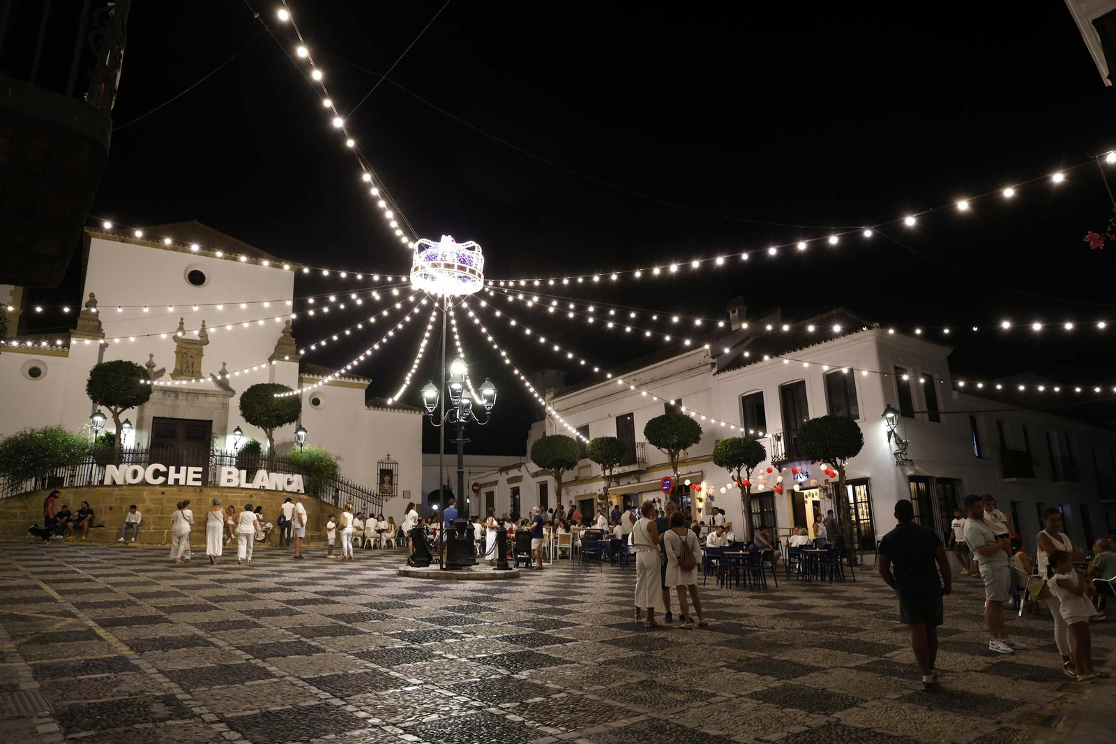 Búscate en las fotos de la décima edición de la Noche Blanca de San Roque