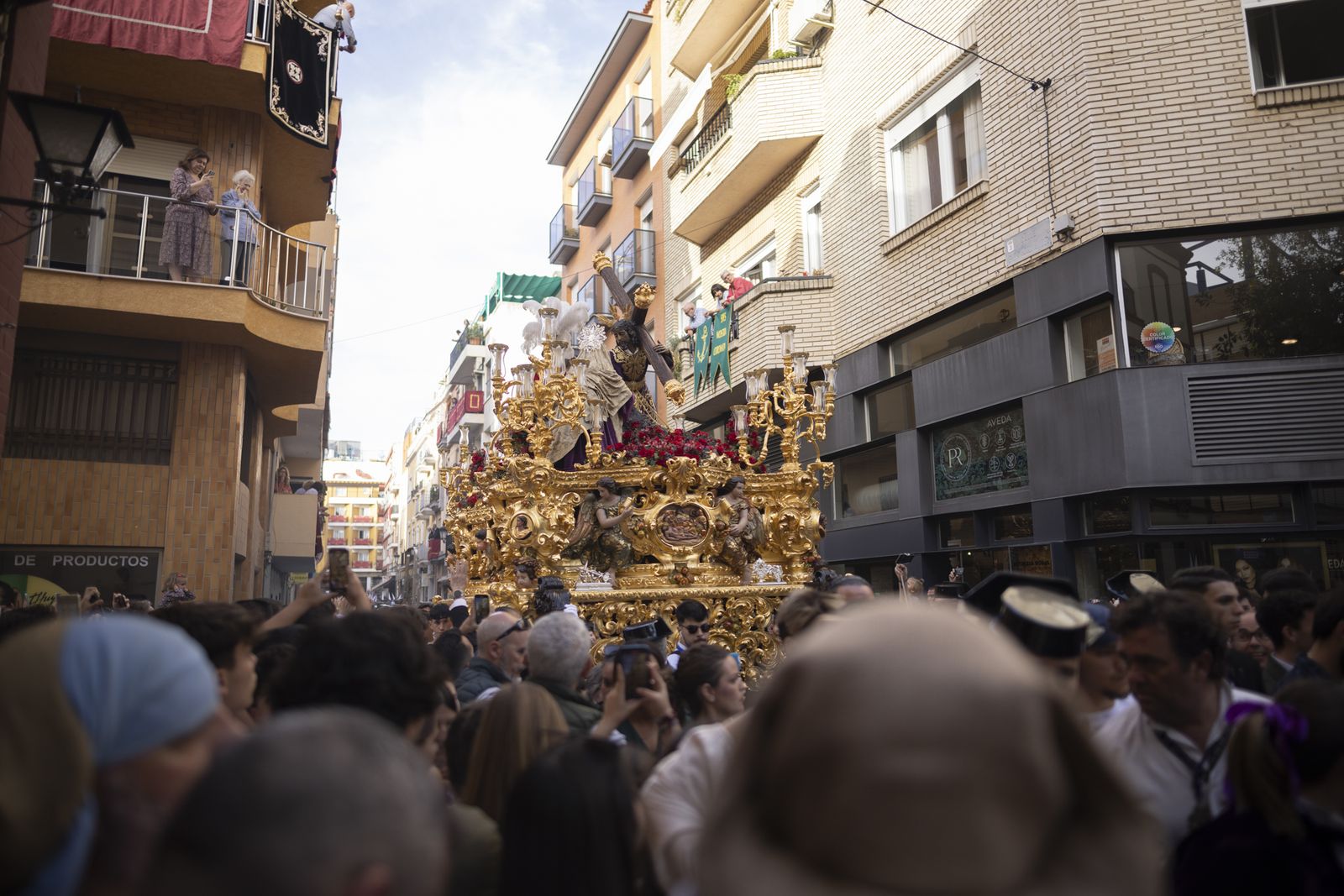 Lunes Santo: Tres Caídas en Huelva, en imágenes