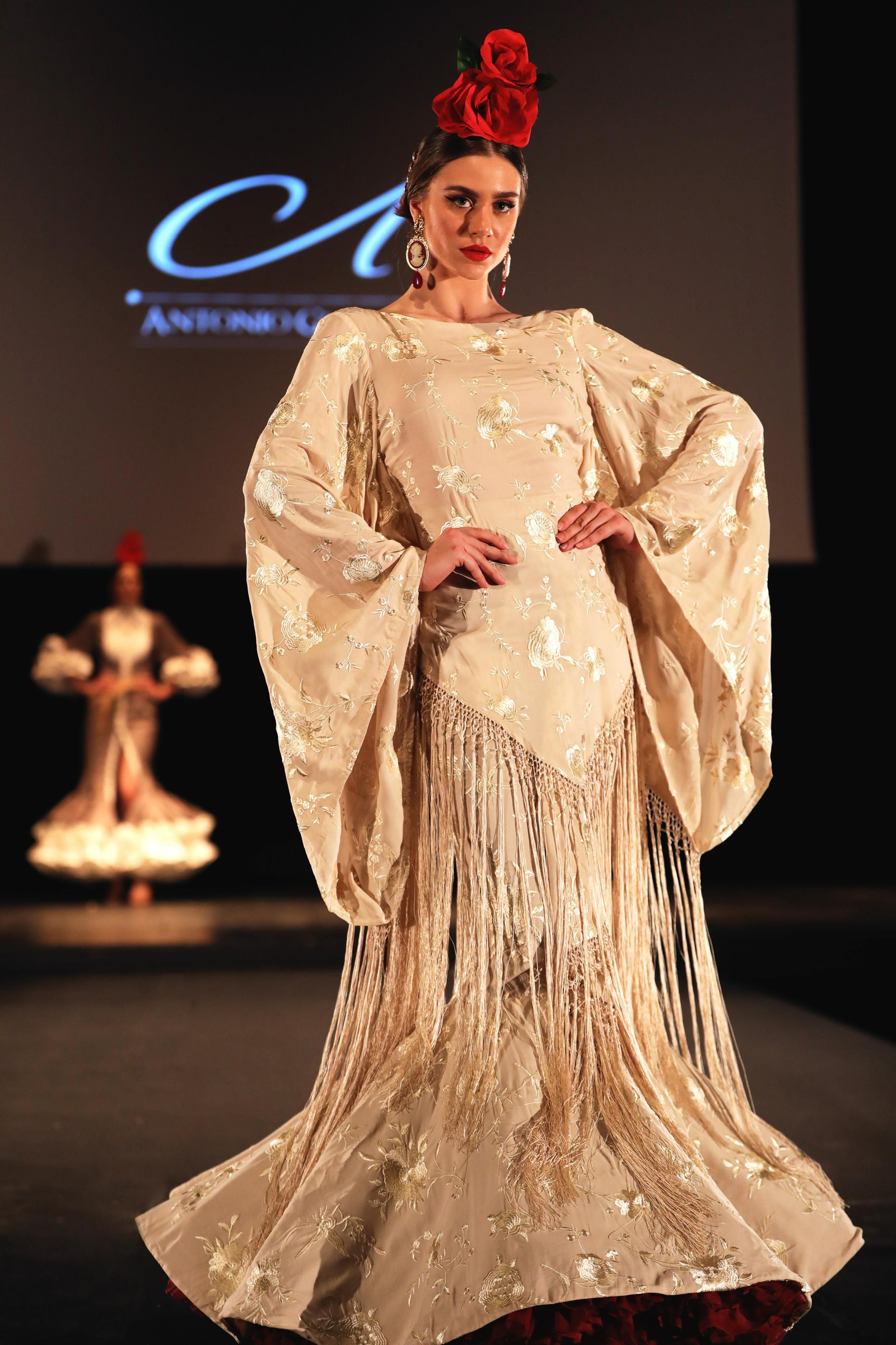 Desfile Antonio Gutiérrez en la Pasarela Flamenca de Granada