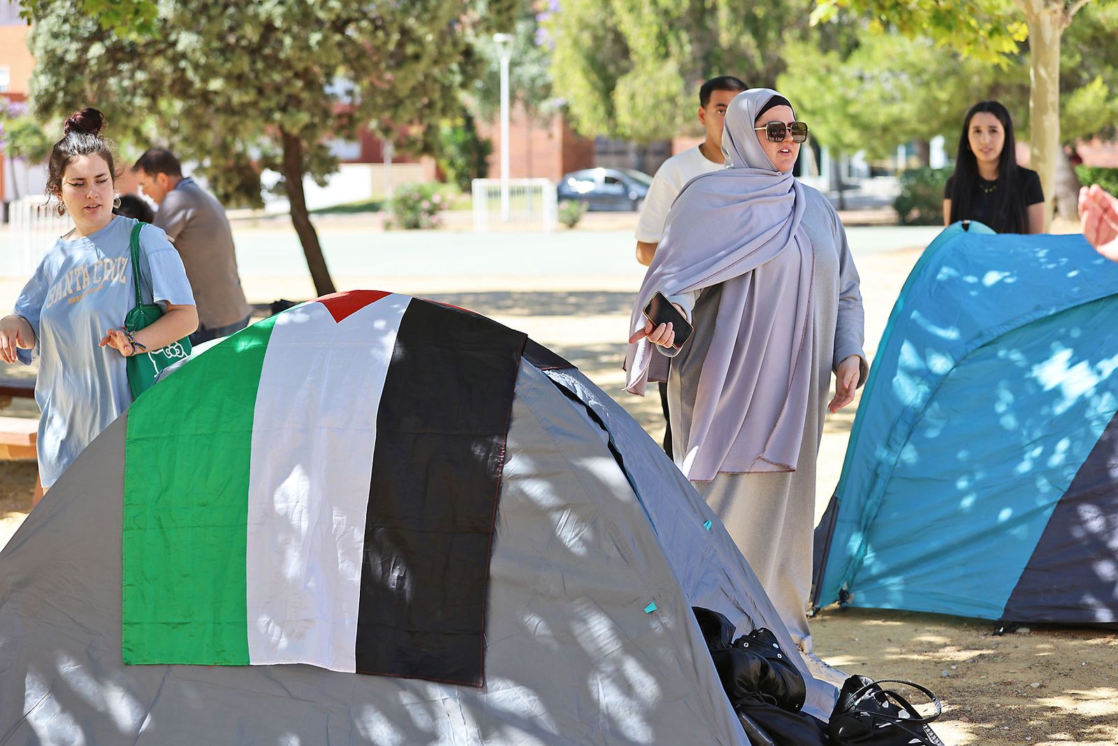 Imágenes de la campada por el pueblo palestino en el campus del Carmen