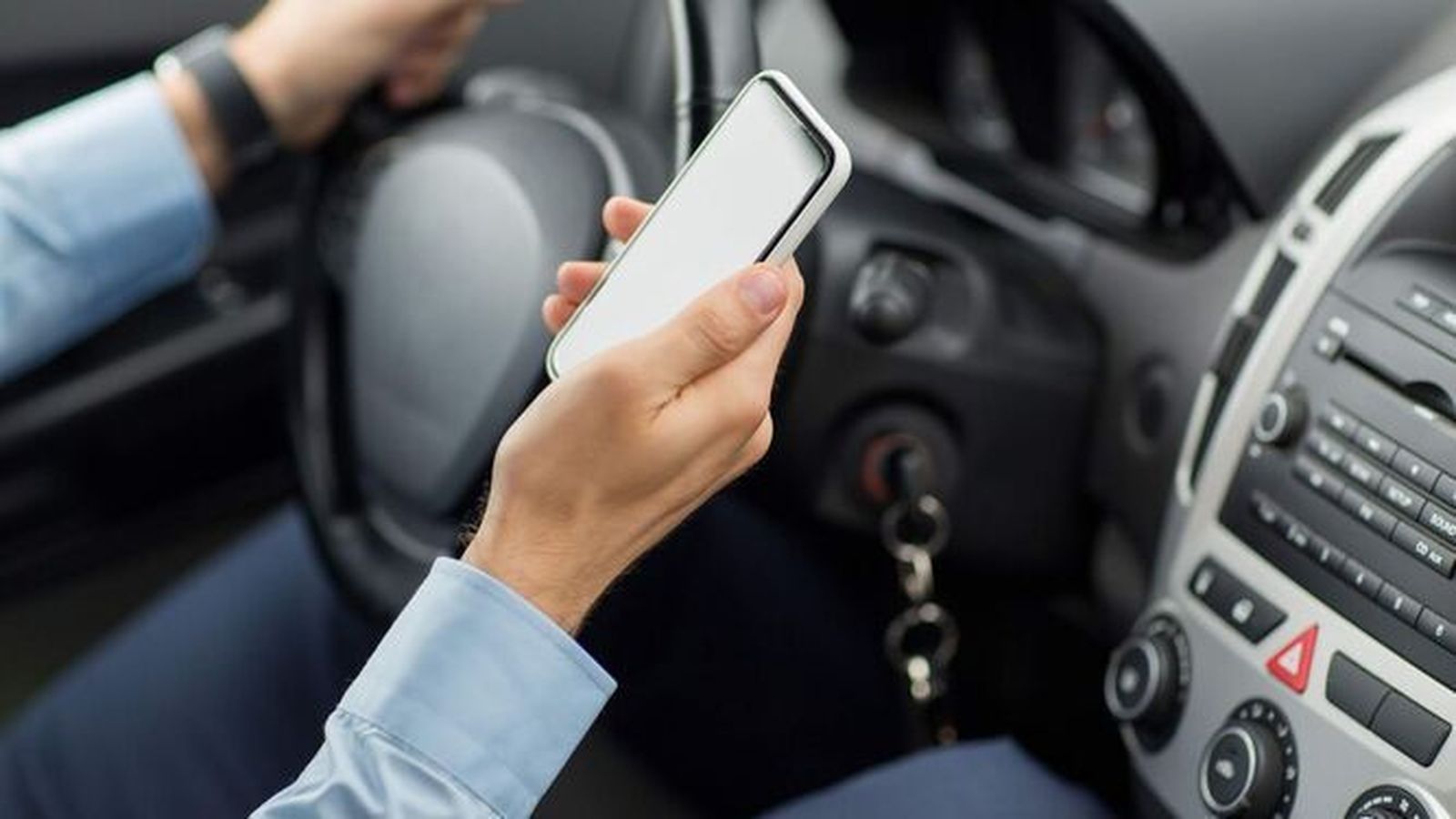 La DGT anuncia nuevas funciones en su aplicación móvil