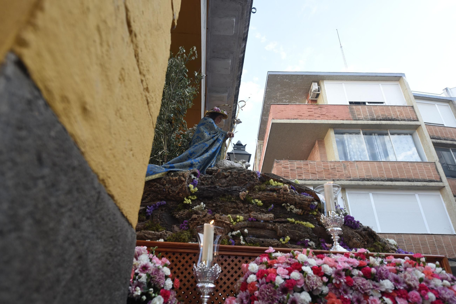 La procesión del colegio Divina Pastora de Córdoba con su Virgen, en imágenes