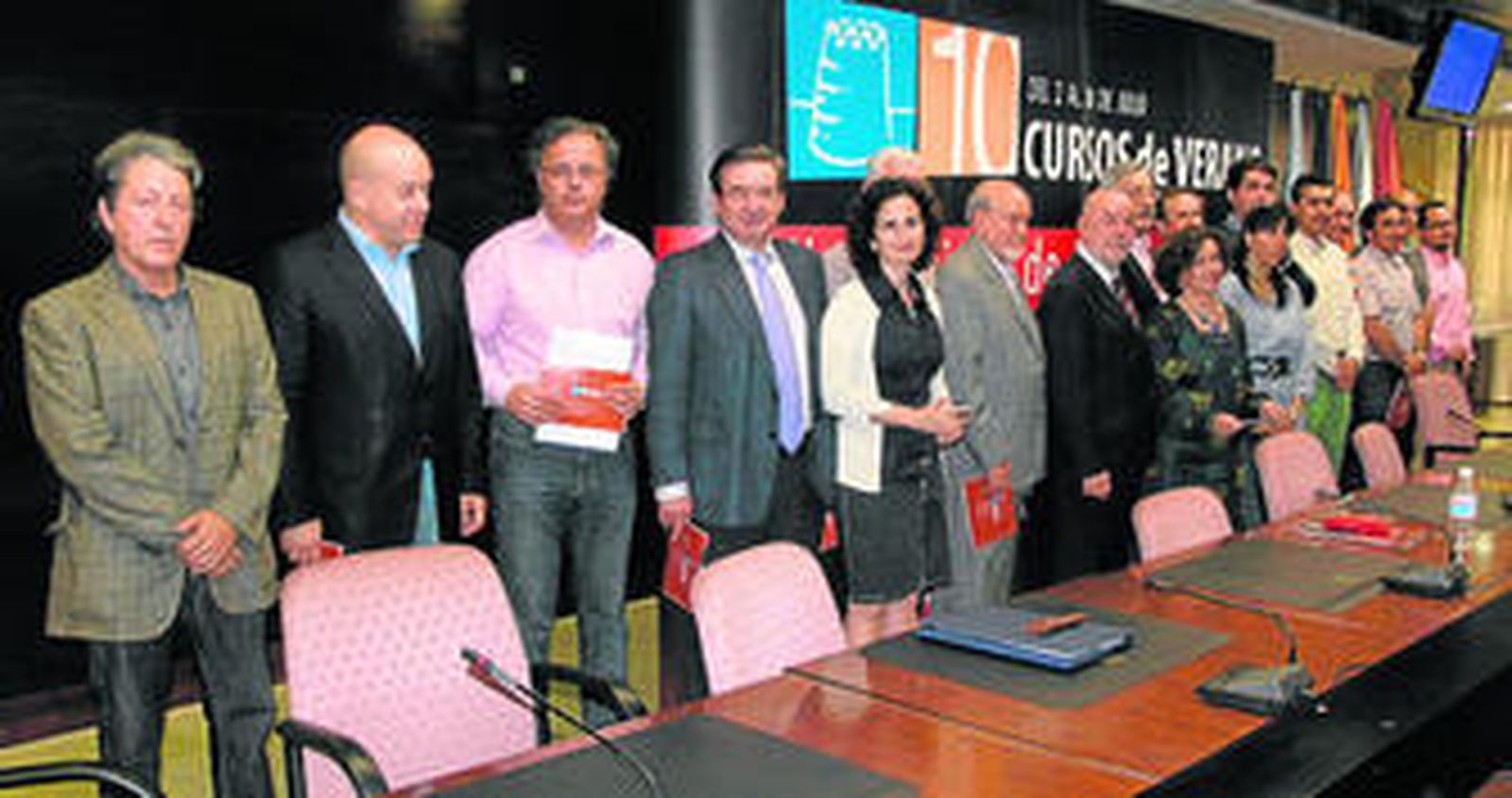 Todos los presentes en el acto de presentación de ayer.