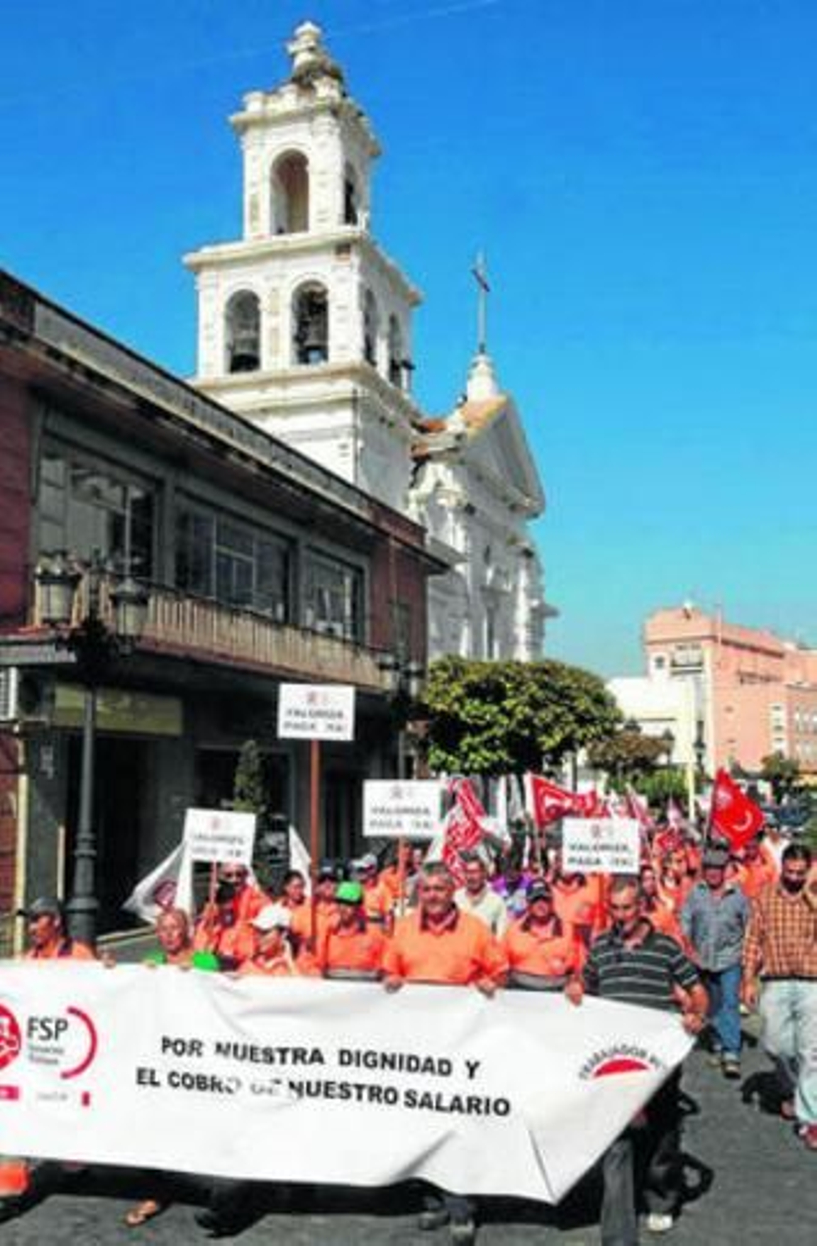 Protesta de los trabajadores de la limpieza de Isla Cristina.