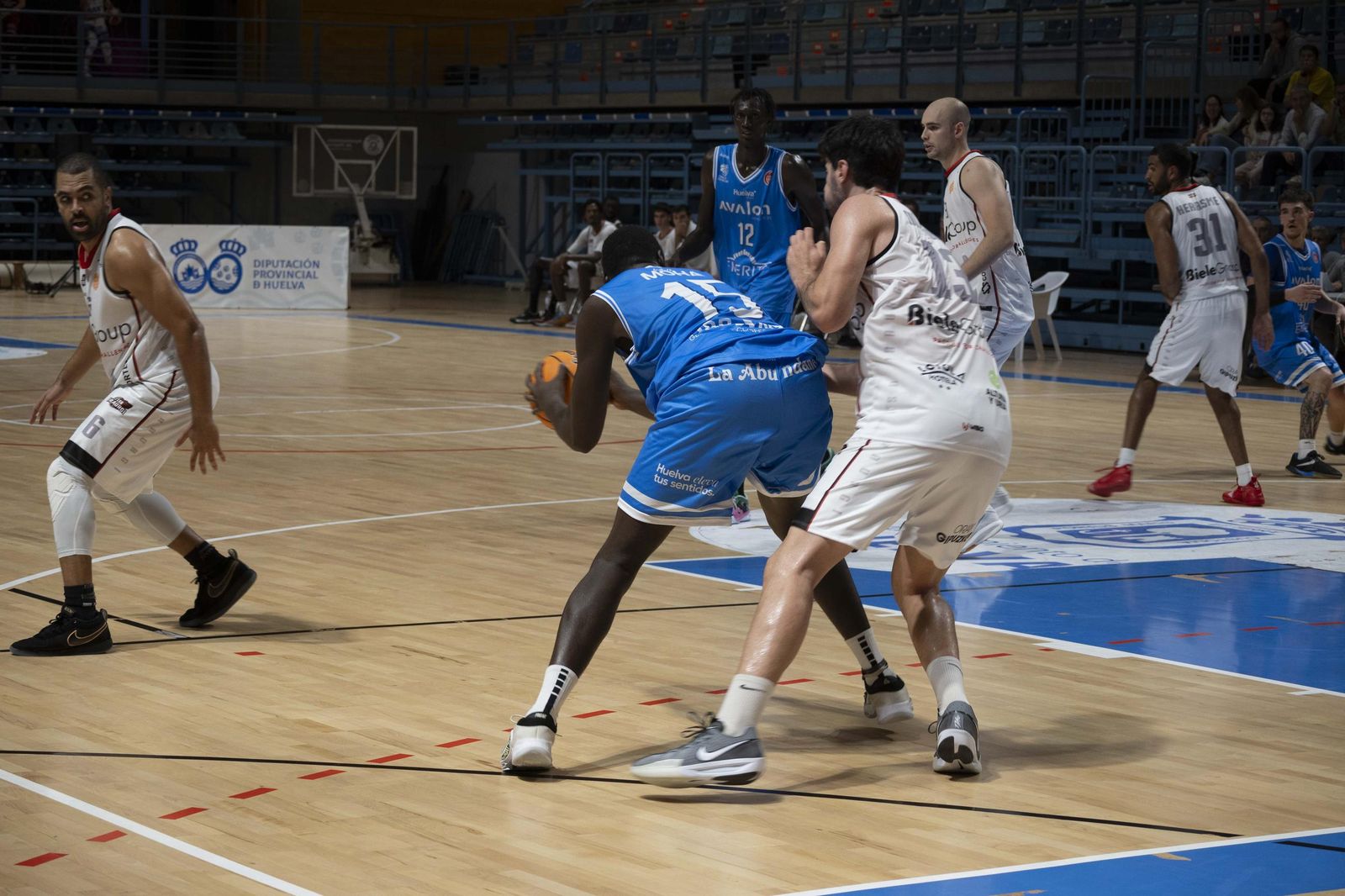 Imágenes del partido entre el Ciudad de Huelva y Biele ISB