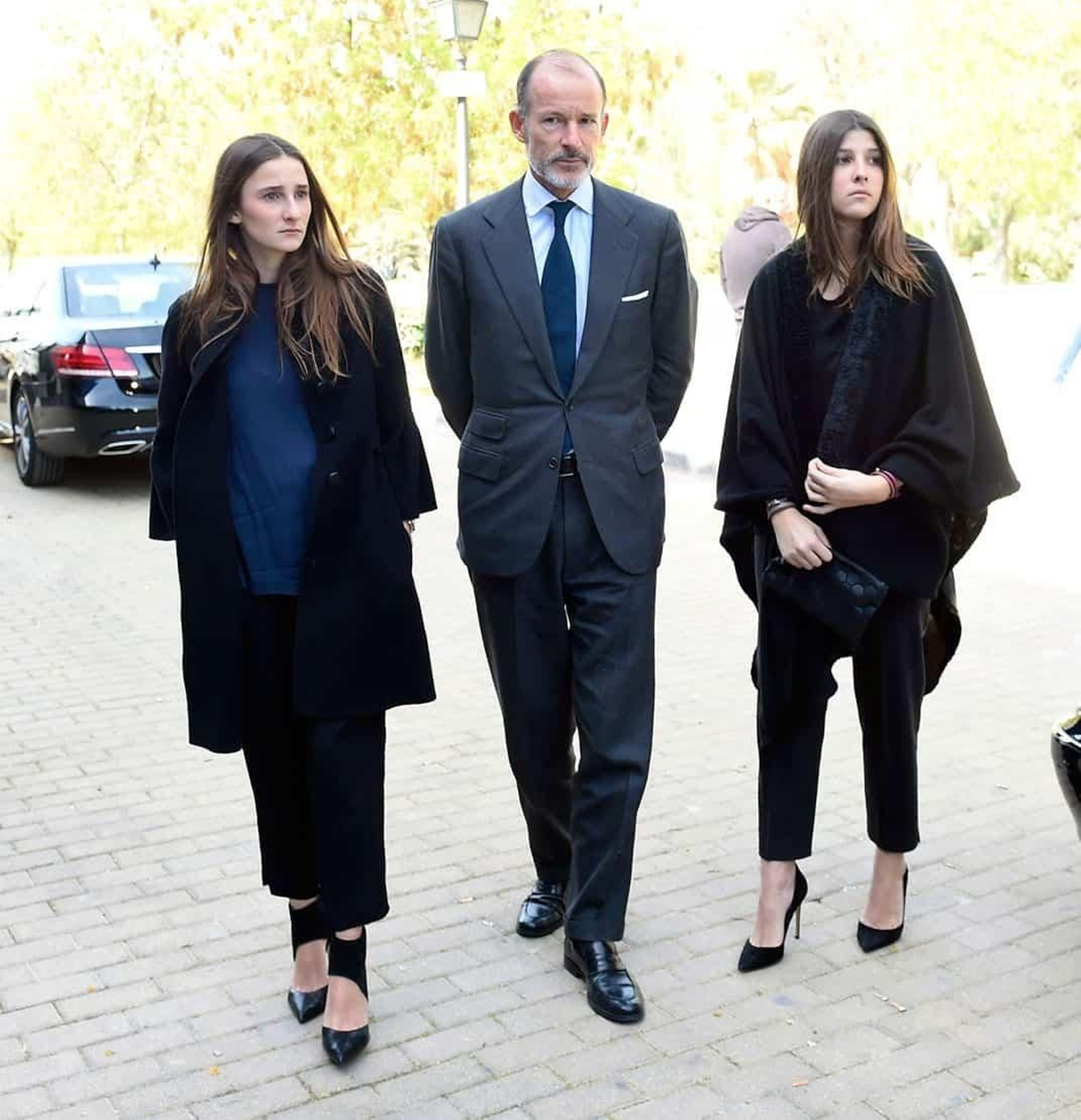 Imagen reciente de Mafalda (primera por la derecha), con su padre, el príncipe Kyril, y su hermana pequeña.