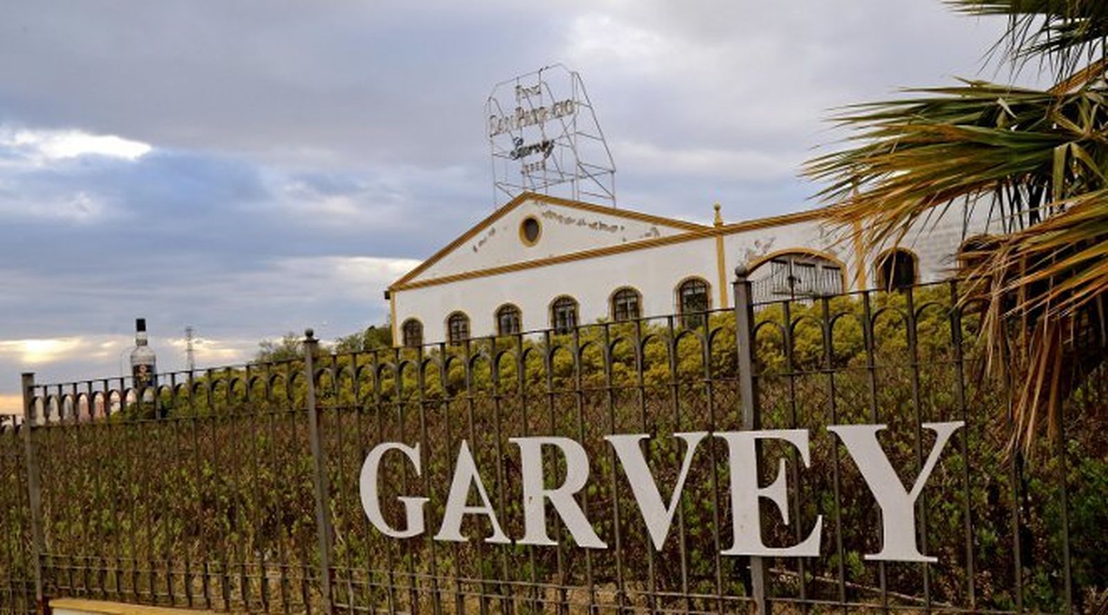 Imagen tomada ayer del Complejo Bellavista, la principal bodega de Garvey.
