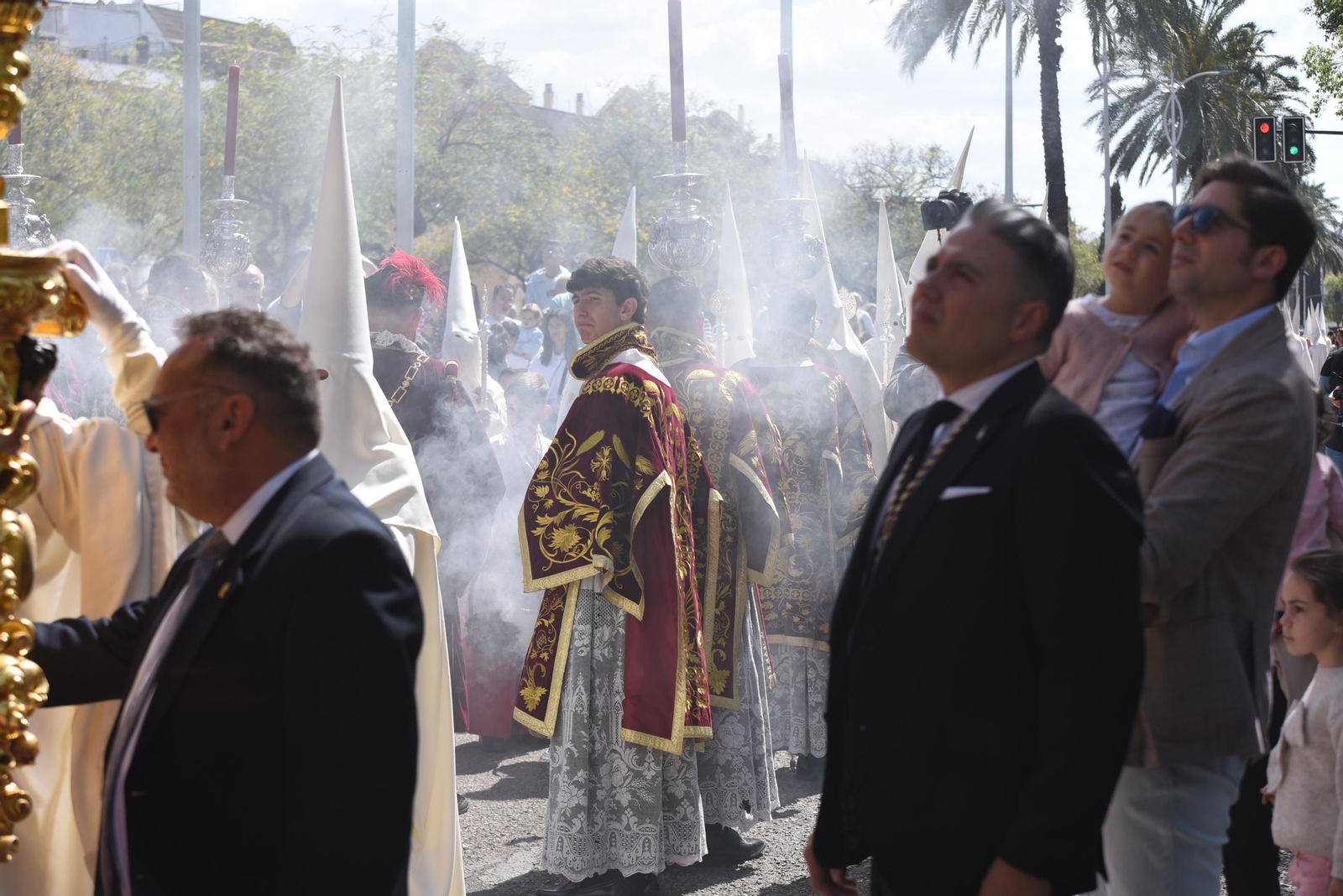 Las imágenes de la procesión de La Merced este Lunes Santo en Córdoba
