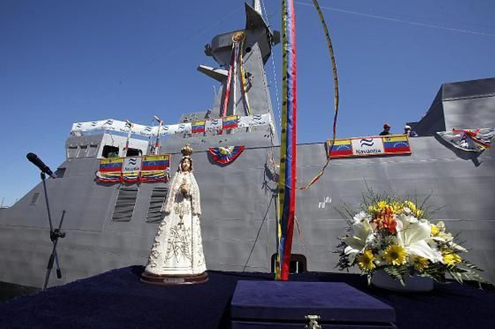 Botadura en el astillero de Puerto Real de la patrullera oceánica de vigilancia de la Zona de Exclusión Económica 'Kariña', construida por Navantia para la Armada bolivariana de Venezuela

Foto: Jesus Marin