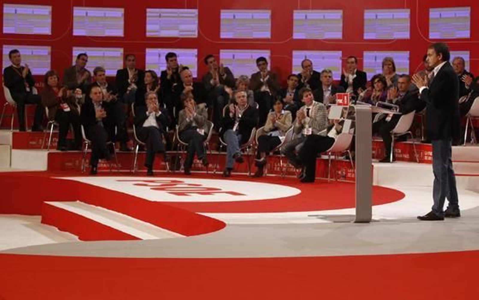 Zapatero, durante su discurso. / Antonio Pizarro