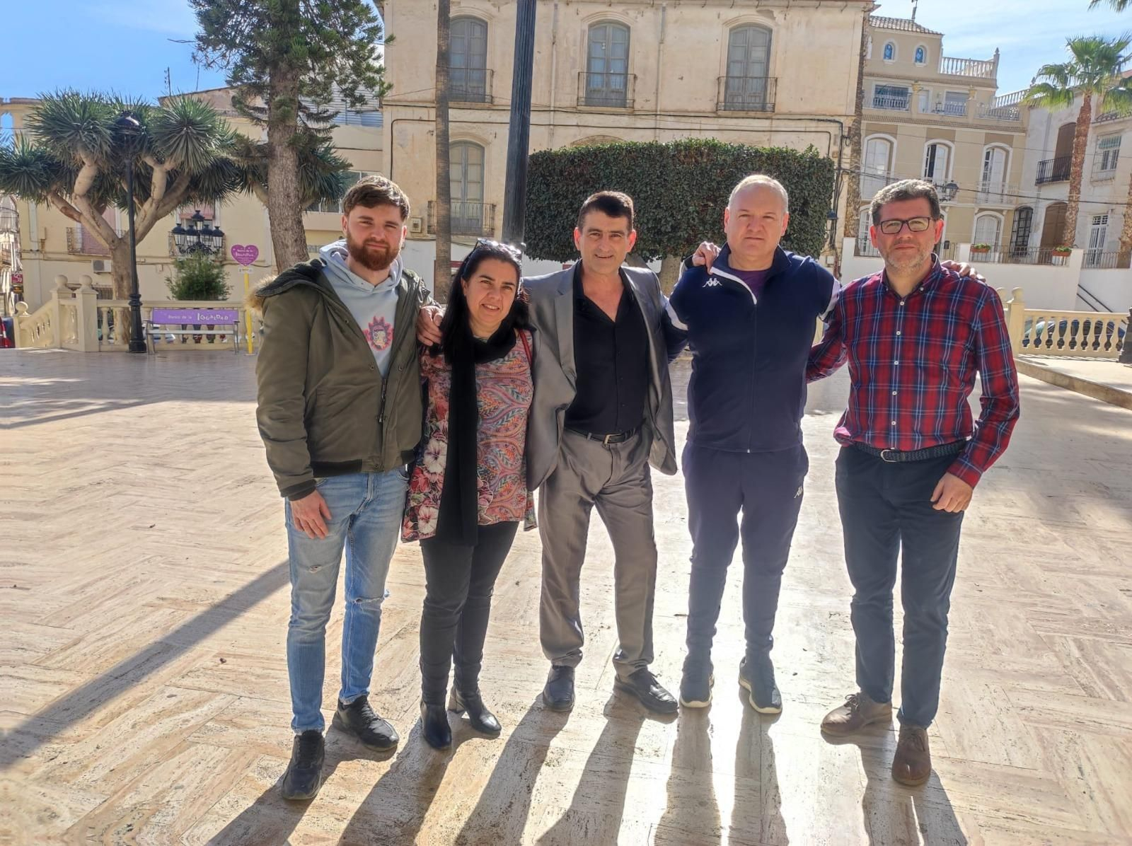Antonio Fernández Liria acompañando al director y protagonista de la película.