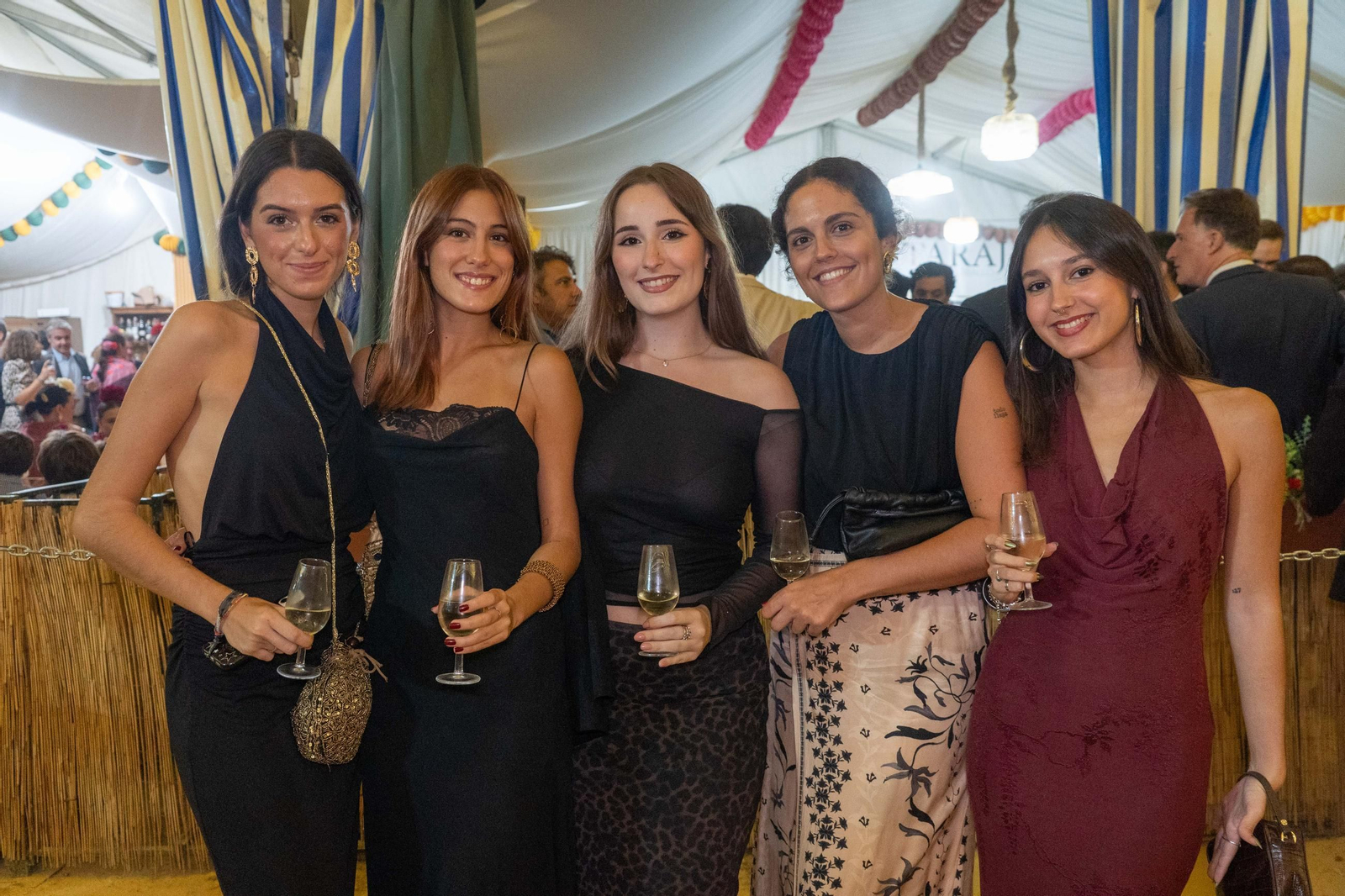 Imágenes del ambiente del ambiente de la noche del sábado en la Feria de Otoño y del Caballo 2025 de Huelva