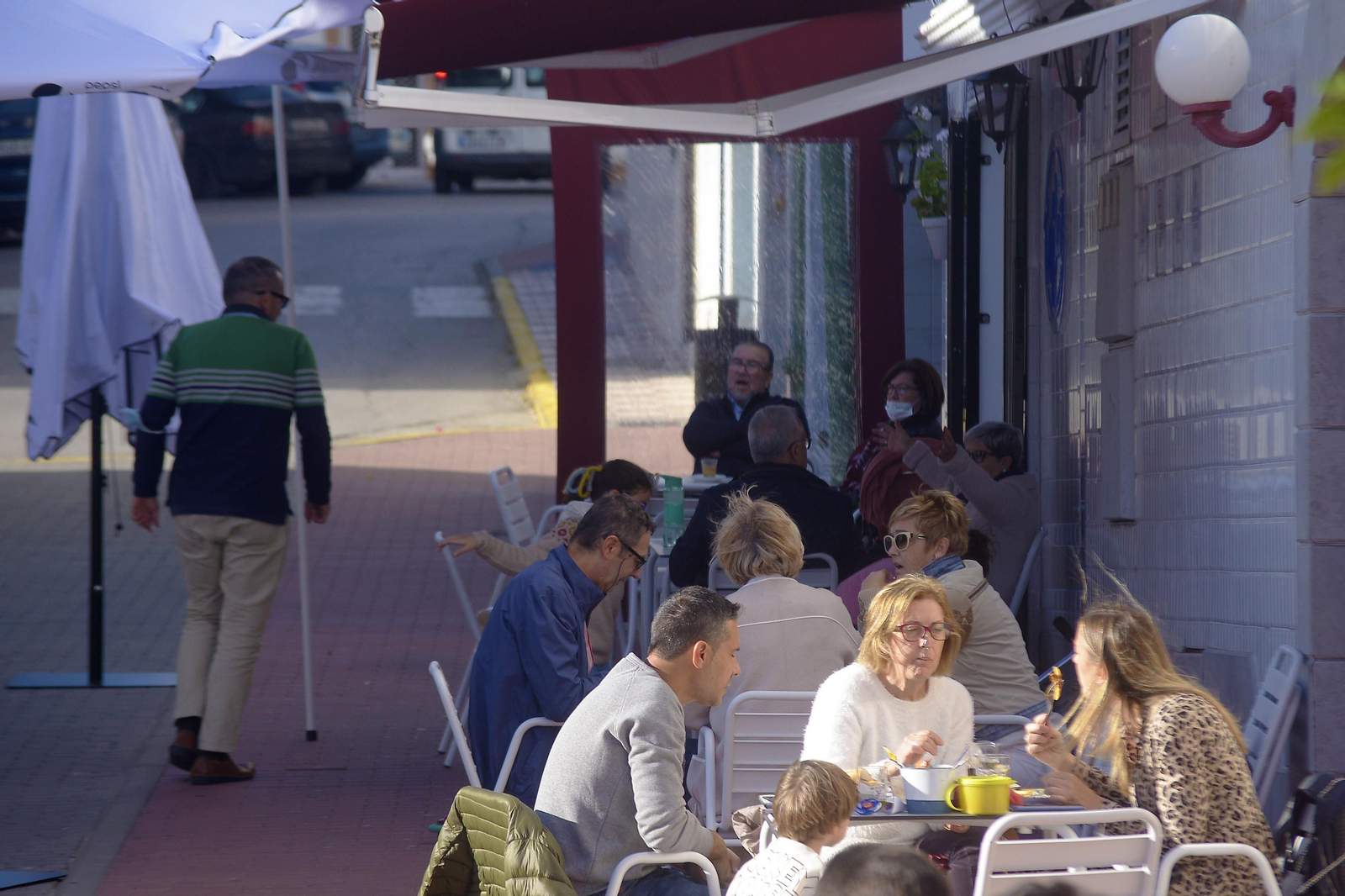 Fotos de ambiente en las calles y plazas de Los Barrios