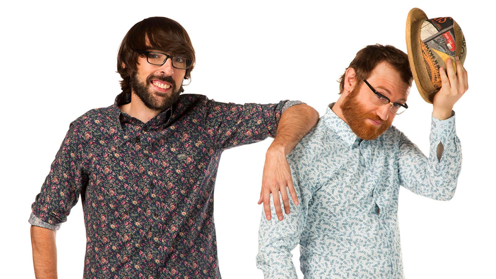 Quique Peinado y Manuel Burque, el dúo que lleva la caravana de 'Radio Gaga' a lugares insospechados.