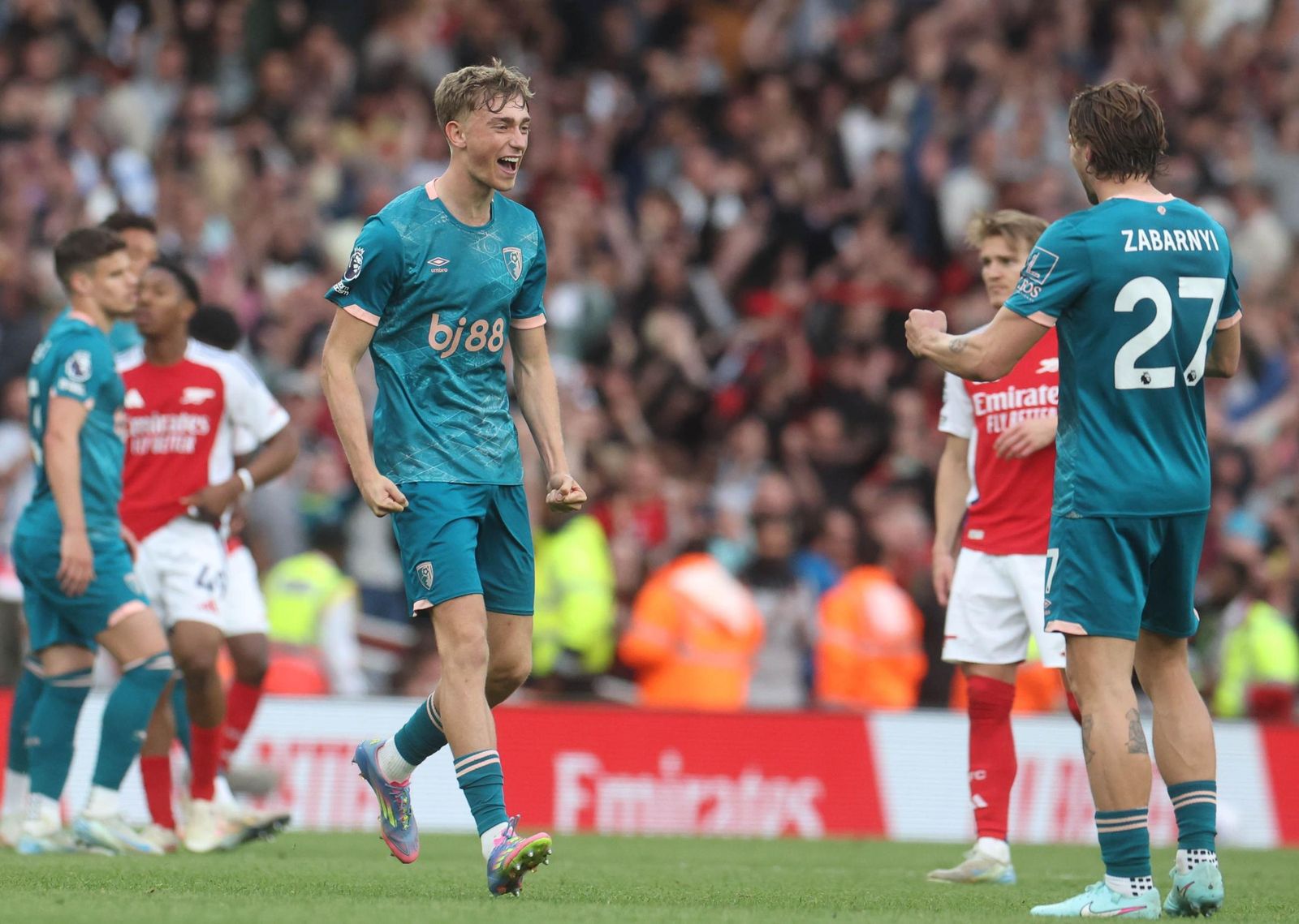 Dean Huijsen marca en el triunfo del Bournemouth en casa del Arsenal