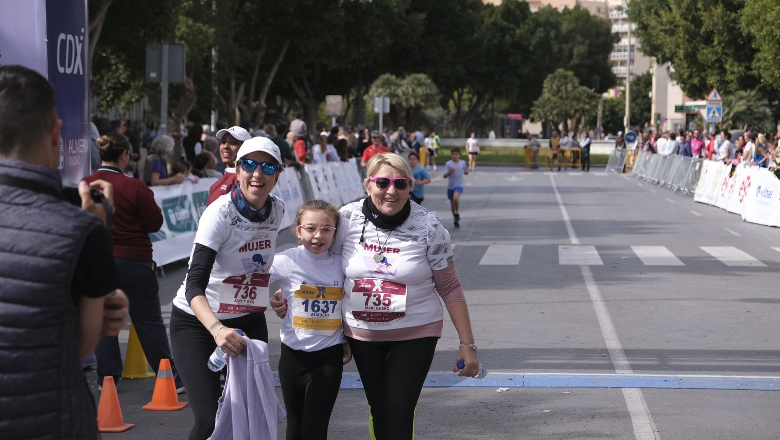 Imágenes de la Carrera de la Mujer 2023 en Almería
