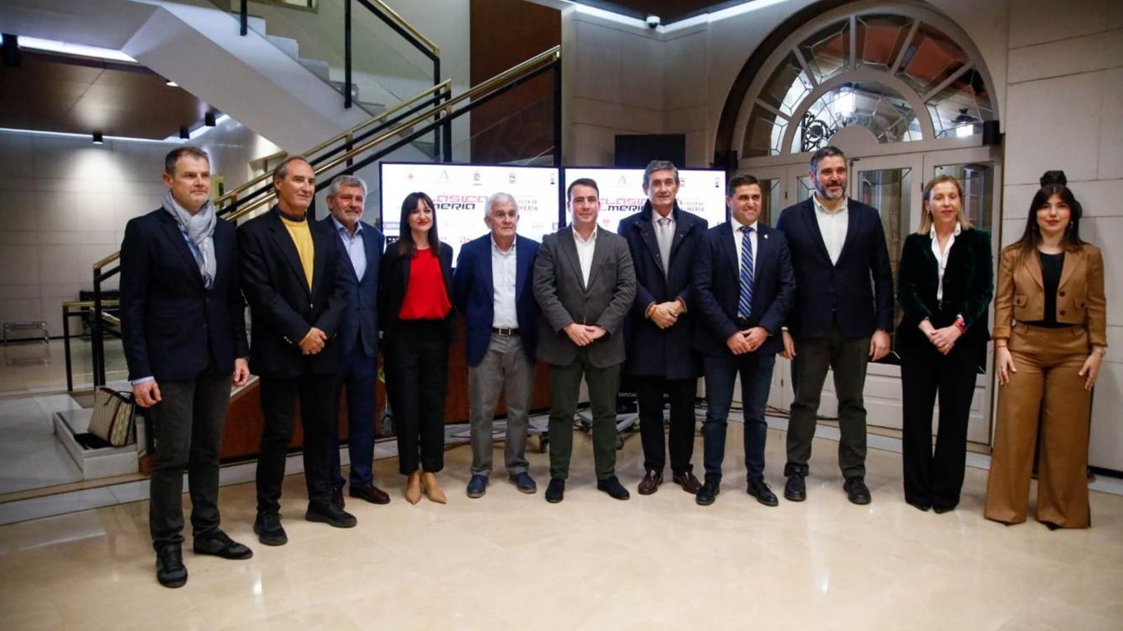 Las principales autoridades presentes en este acto.