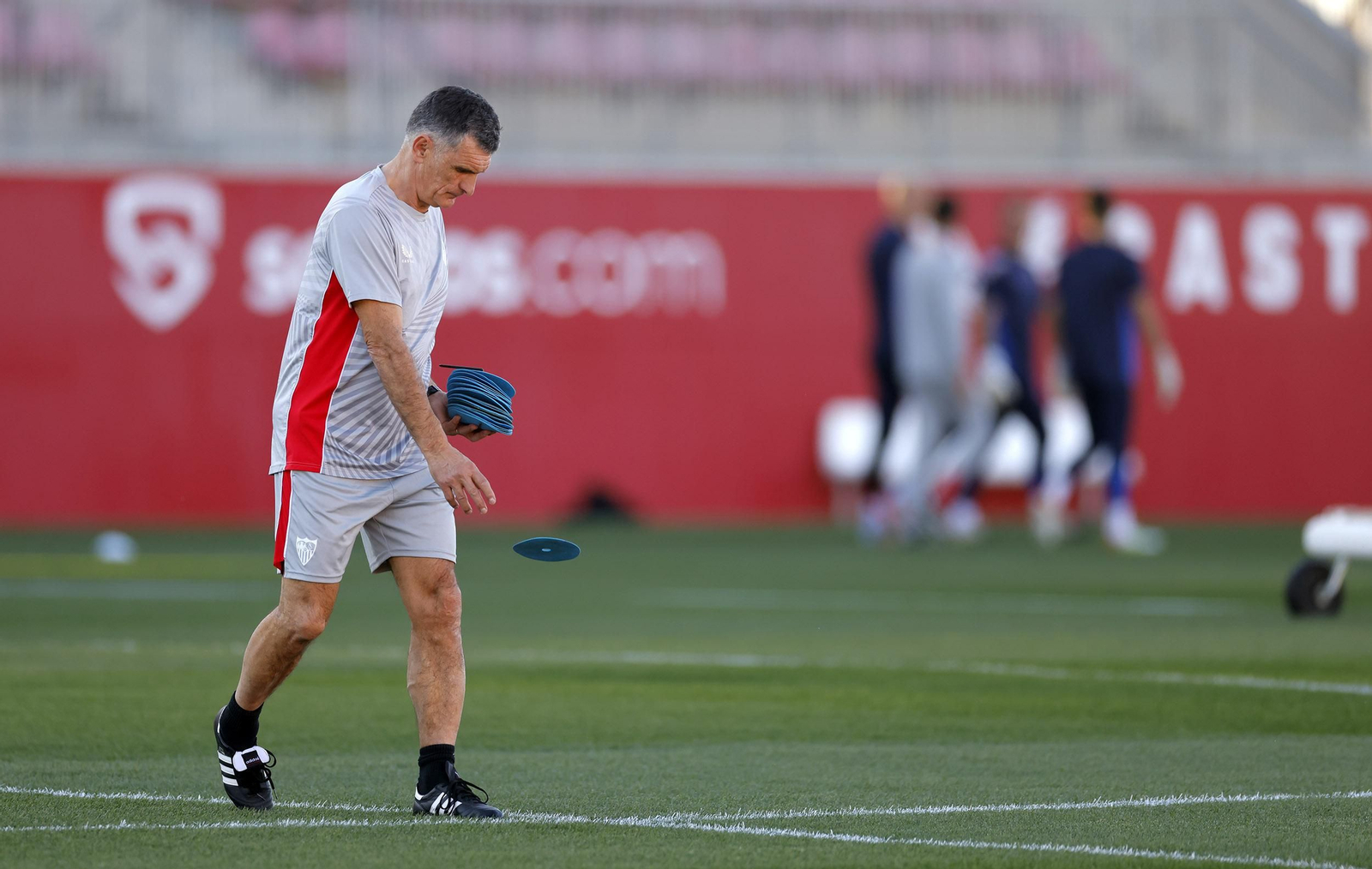 El primer entrenamiento de Mendilibar como entrenador del Sevilla Fc, en imágenes