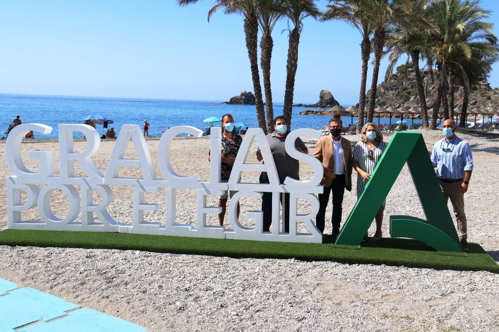 El stand da las gracias a los turistas por visitar Andalucía y Almuñécar este verano