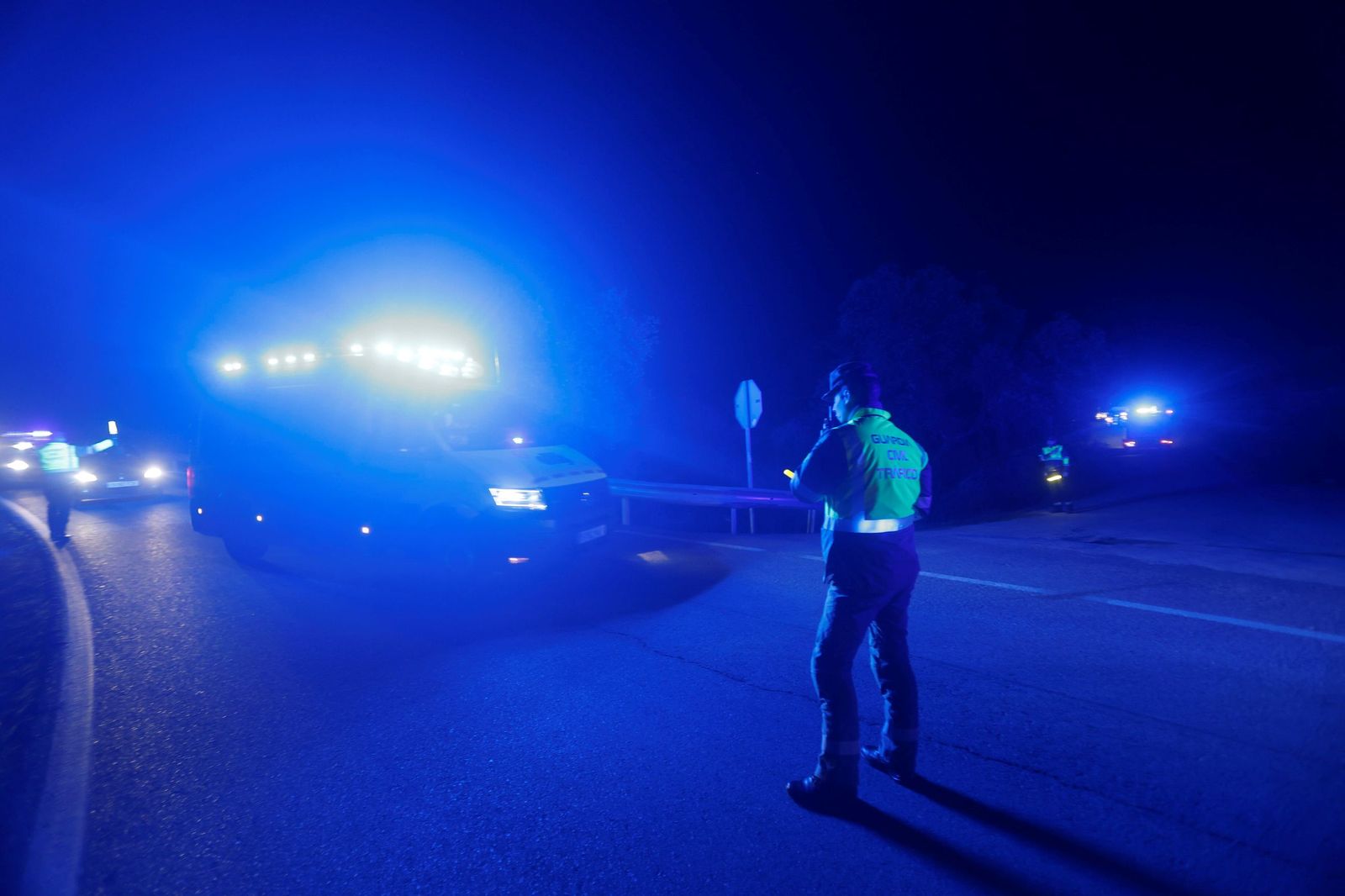 Las imágenes de los vehículos de emergencias evacuando a los pasajeros del descarrilamiento en Adamuz