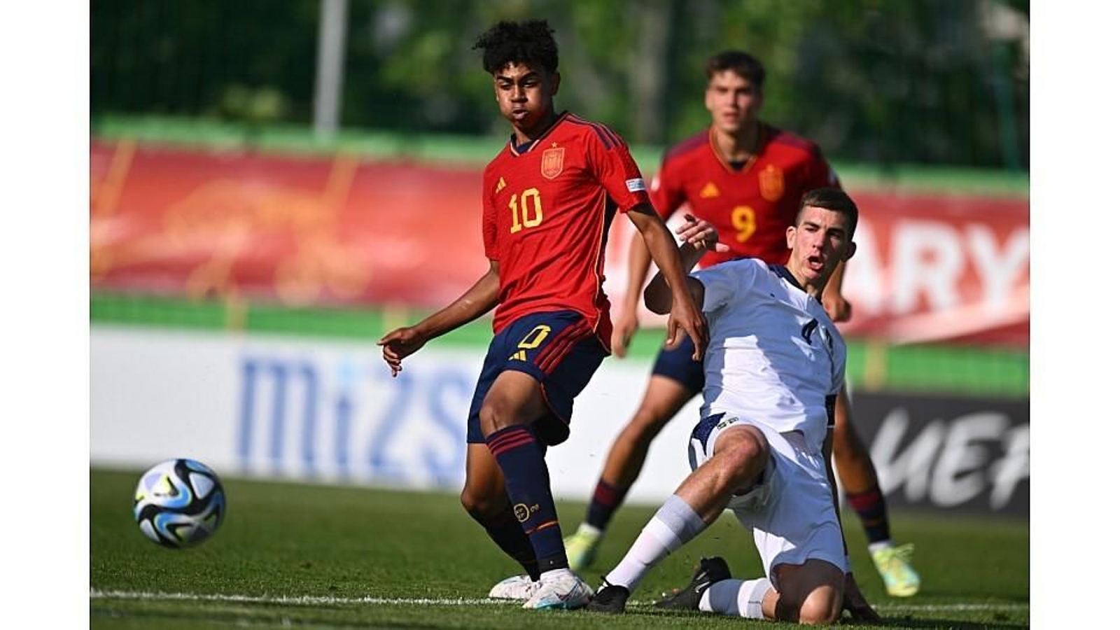 Lamine Yamal, durante el partido ante Serbia. Lamine Yamal, durante el partido ante Serbia.
