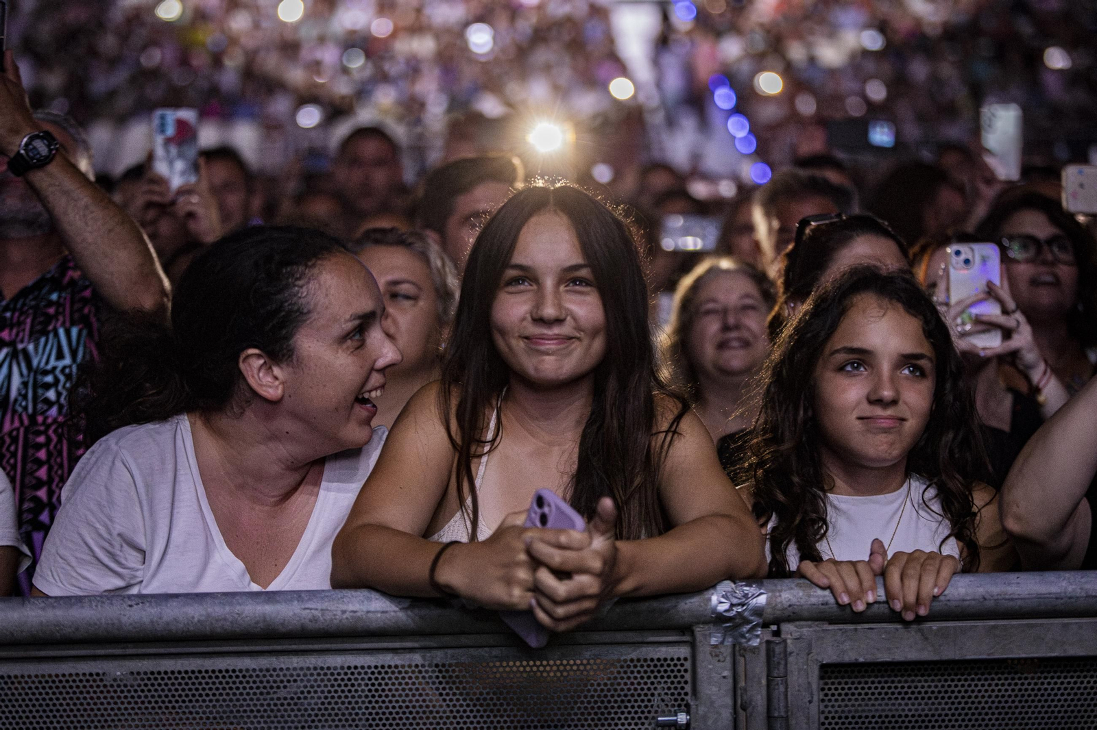 Búscate en las imagenes del concierto de Camela en Concert Music Festival en Chiclana