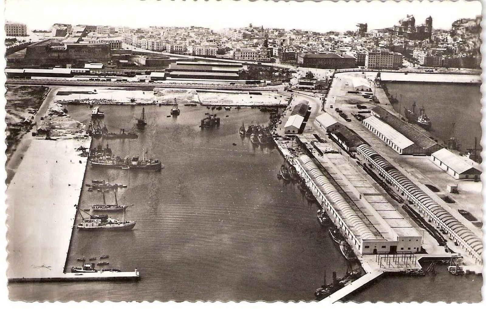 Construcción del Muelle Pesquero