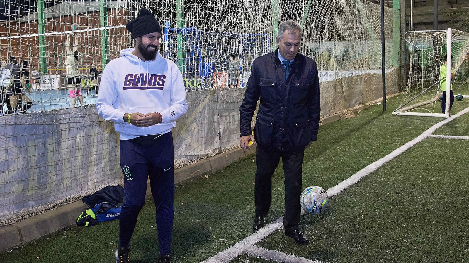 Sanz durante su visita al centro deportivo Begoña.