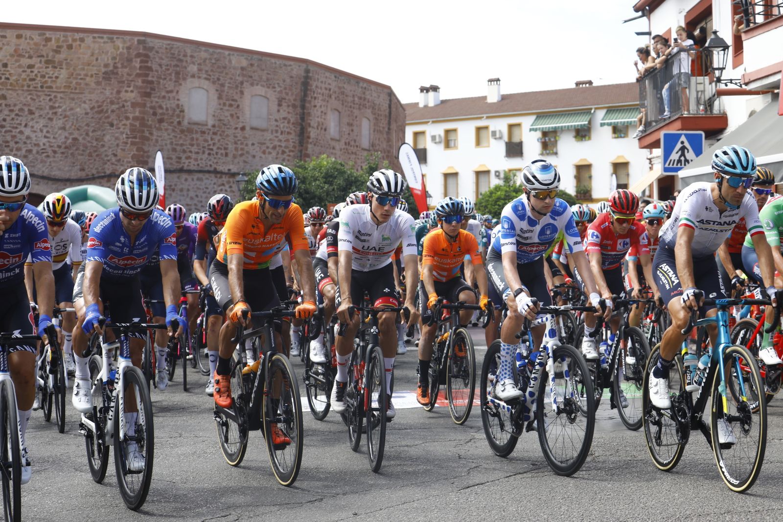 Montoro vibra con la salida de etapa de La Vuelta, en imágenes