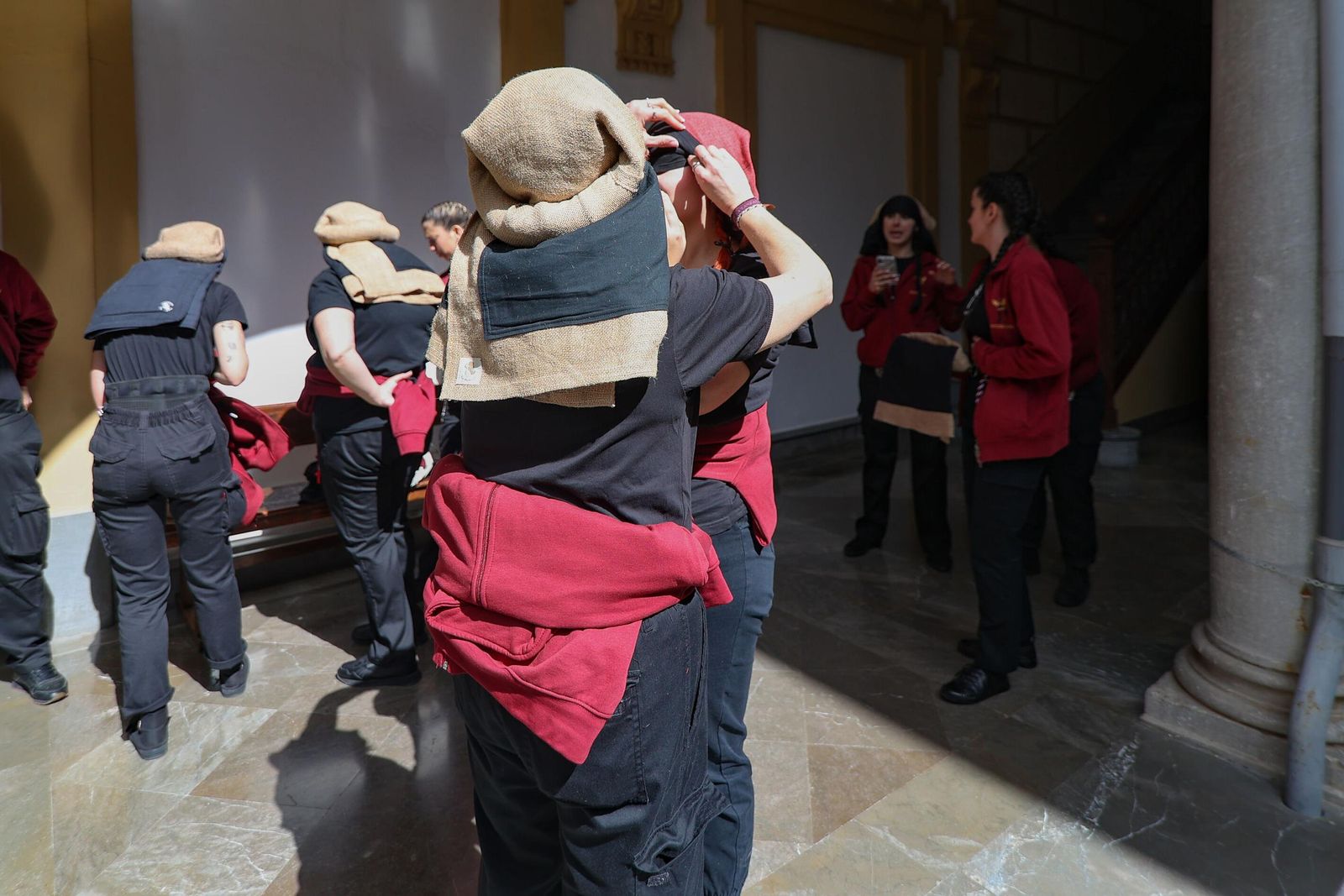 Así vivió Granada la salida de la Hermandad de los Estudiantes 2025