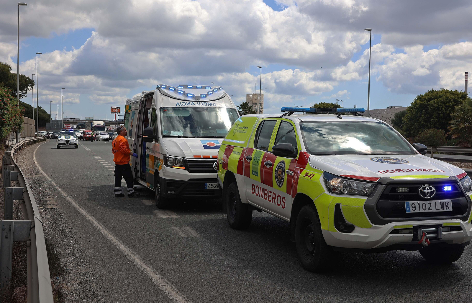 Fotos del accidente de esta mañana en la A7 en Palmones
