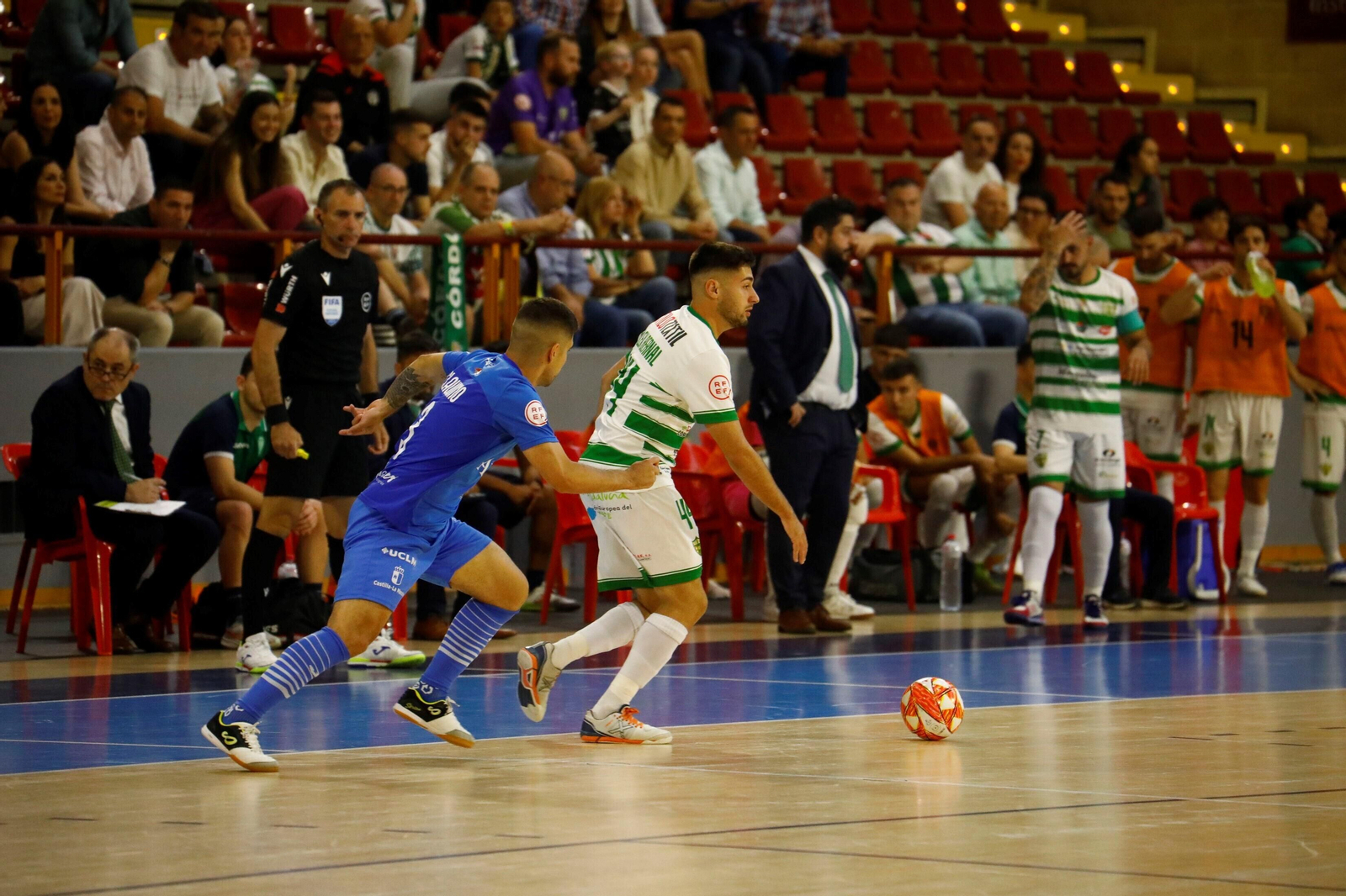 La derrota del Córdoba Futsal ante el Viña Albali Valdepeñas, en imágenes