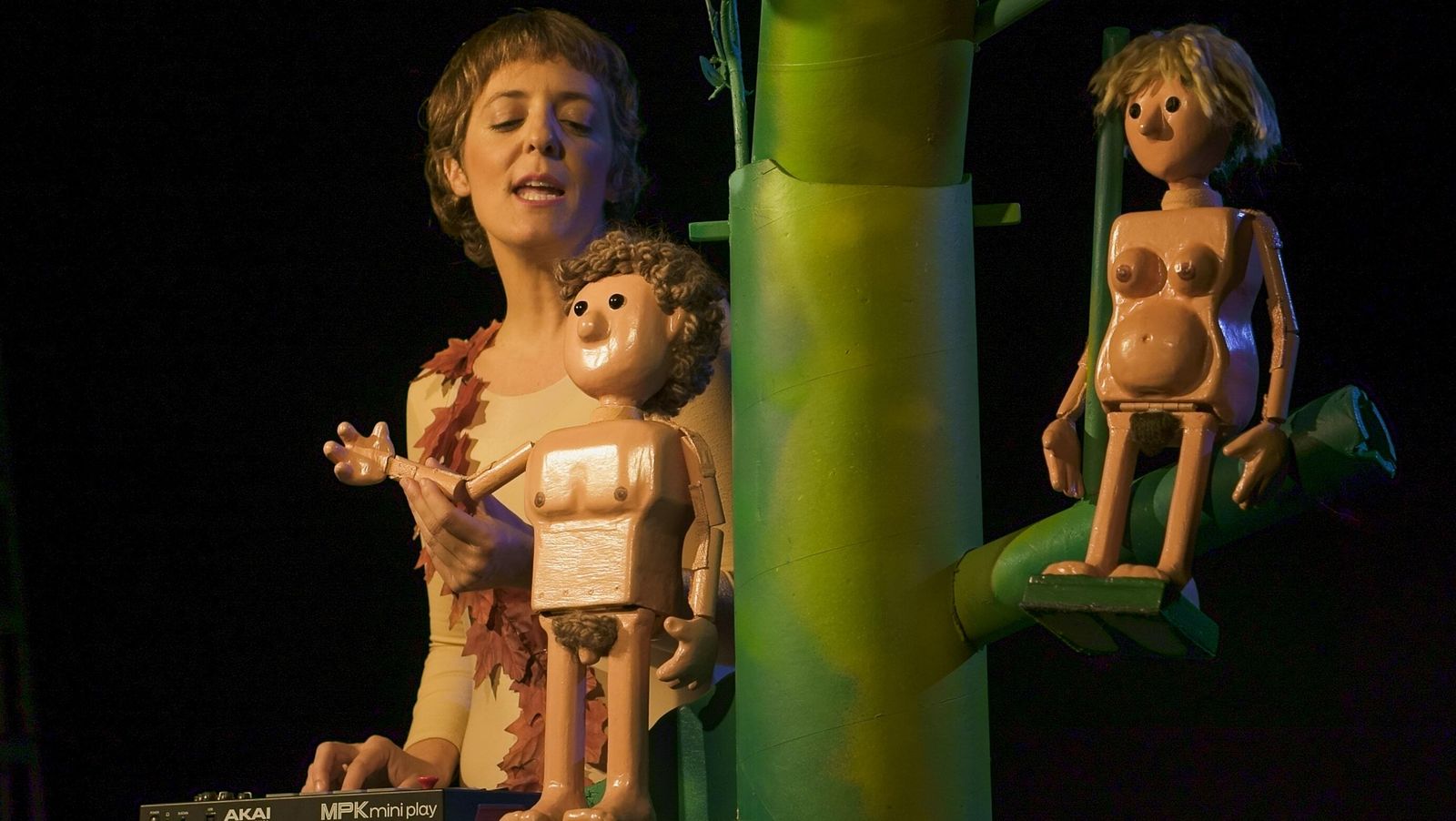 Eva y Adán, una visión diferente de la creación.