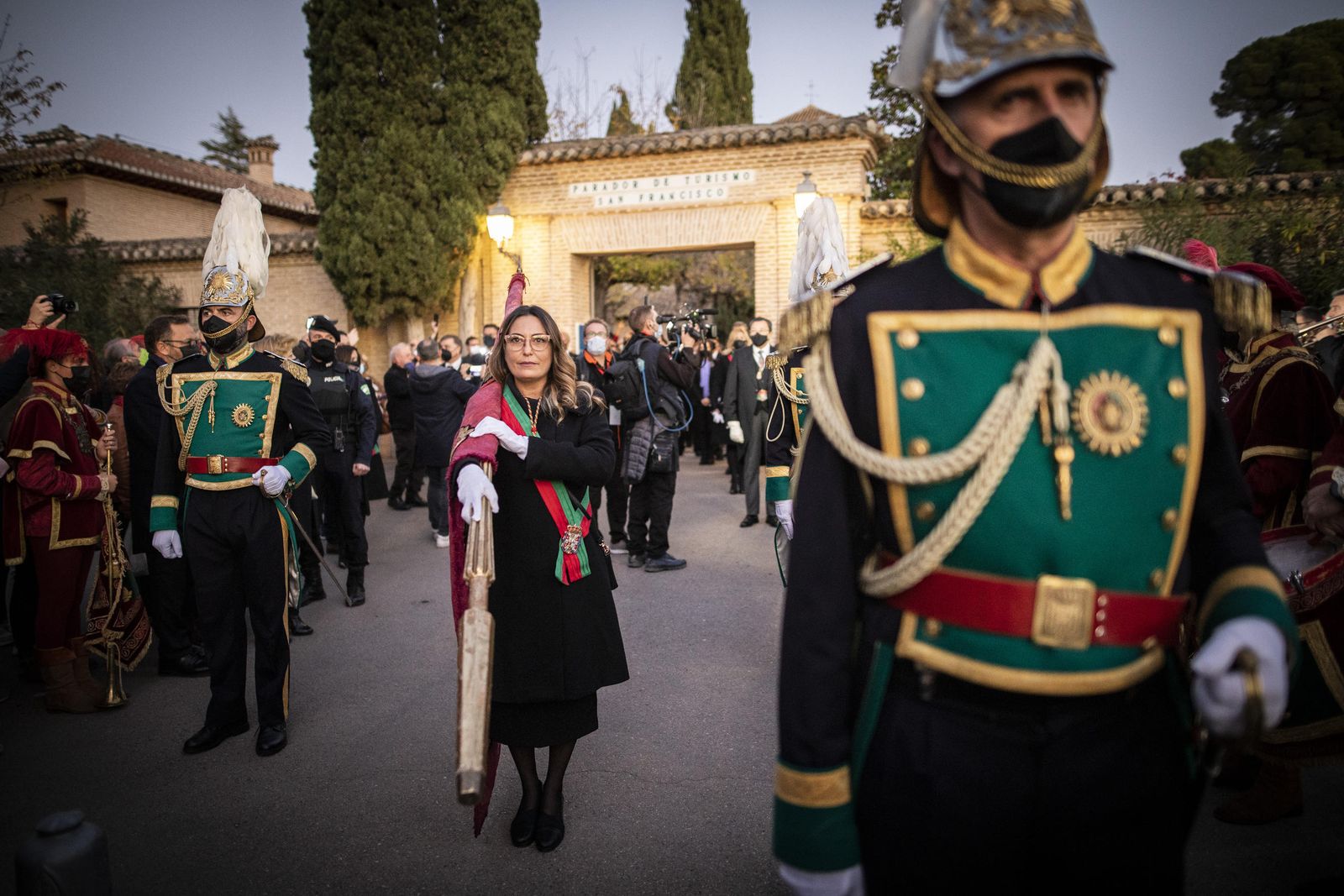 Fotos: el homenaje del quinto centenario del traslado de los restos de los Reyes Católicos