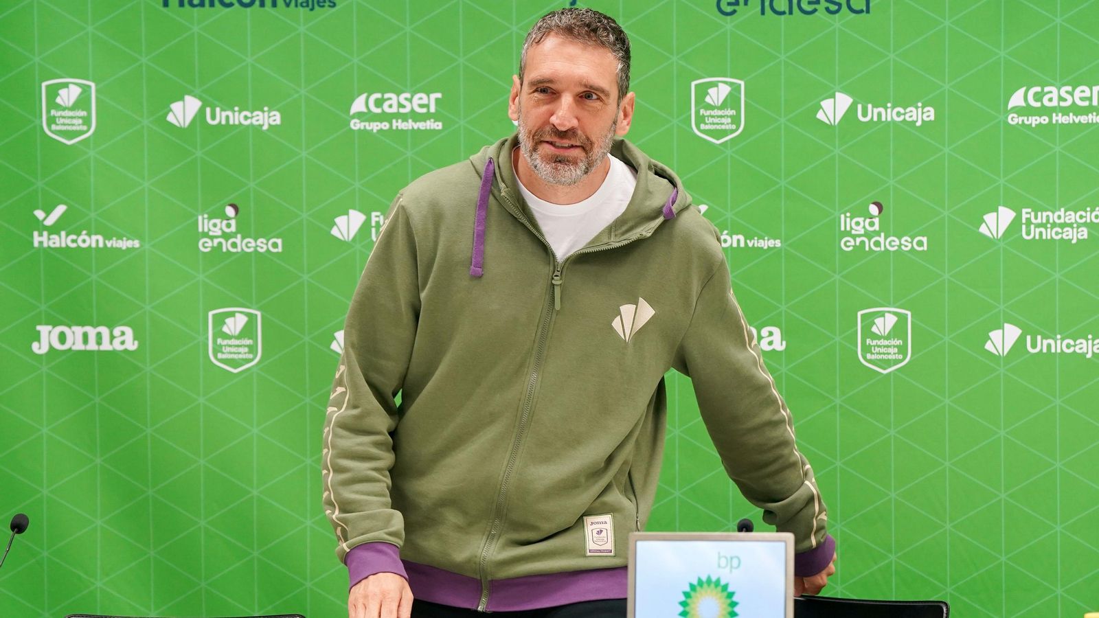 Ibon, en la sala de prensa del Carpena.