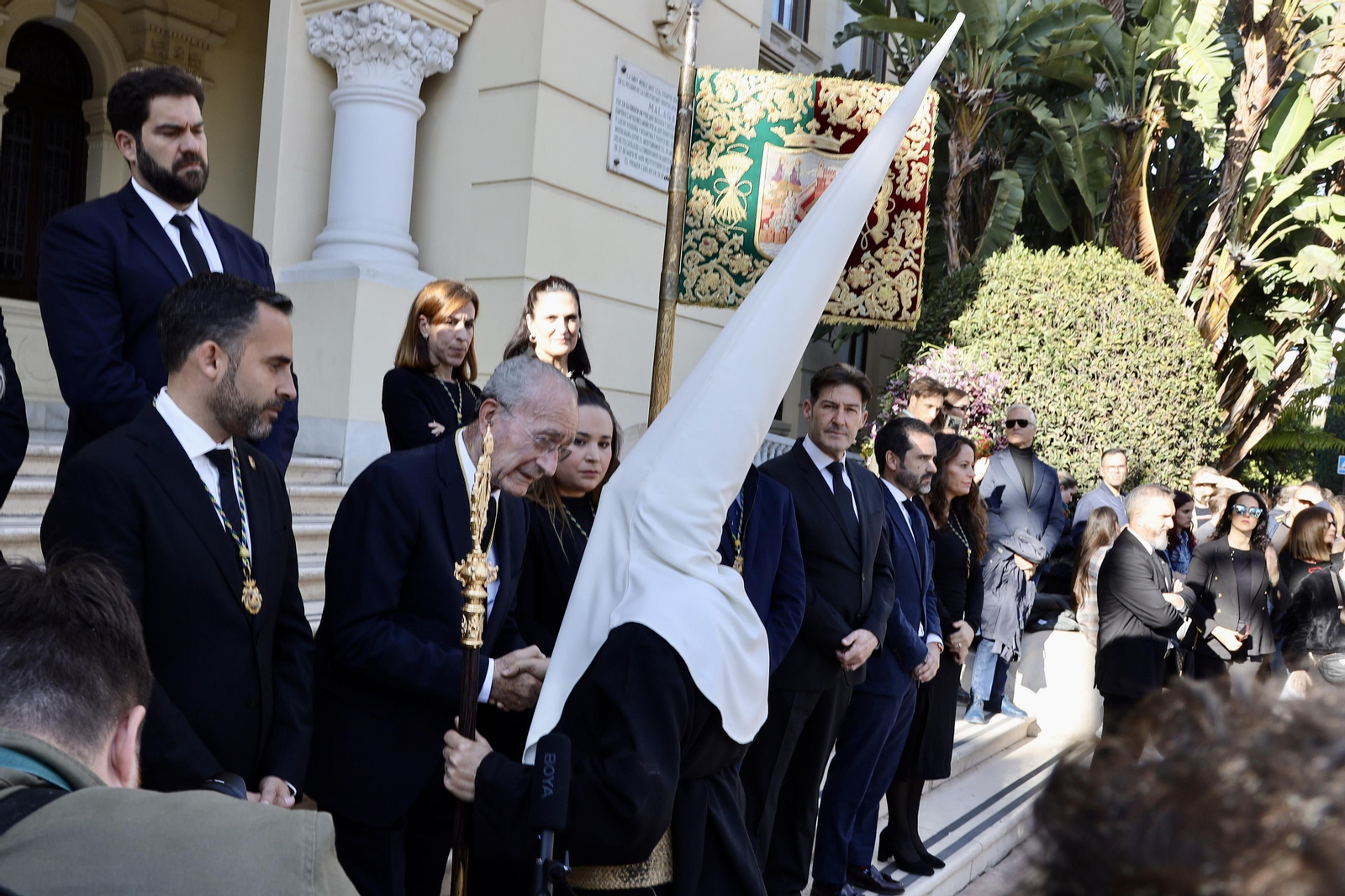 Las fotos de Descendimiento en su procesión del Viernes Santo en Málaga