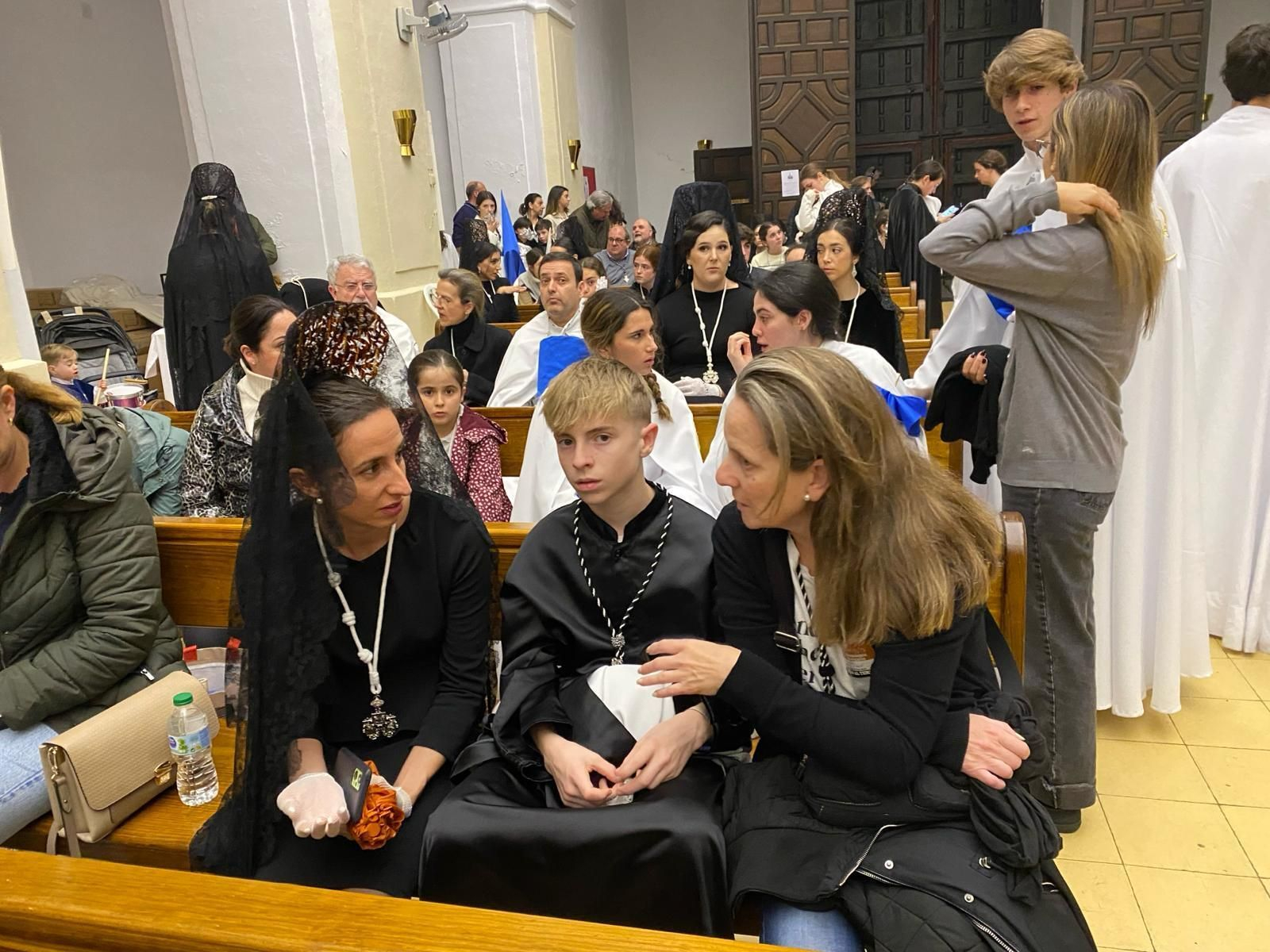 En imágenes: La lluvia suspende el Lunes Santo en cuestión de horas