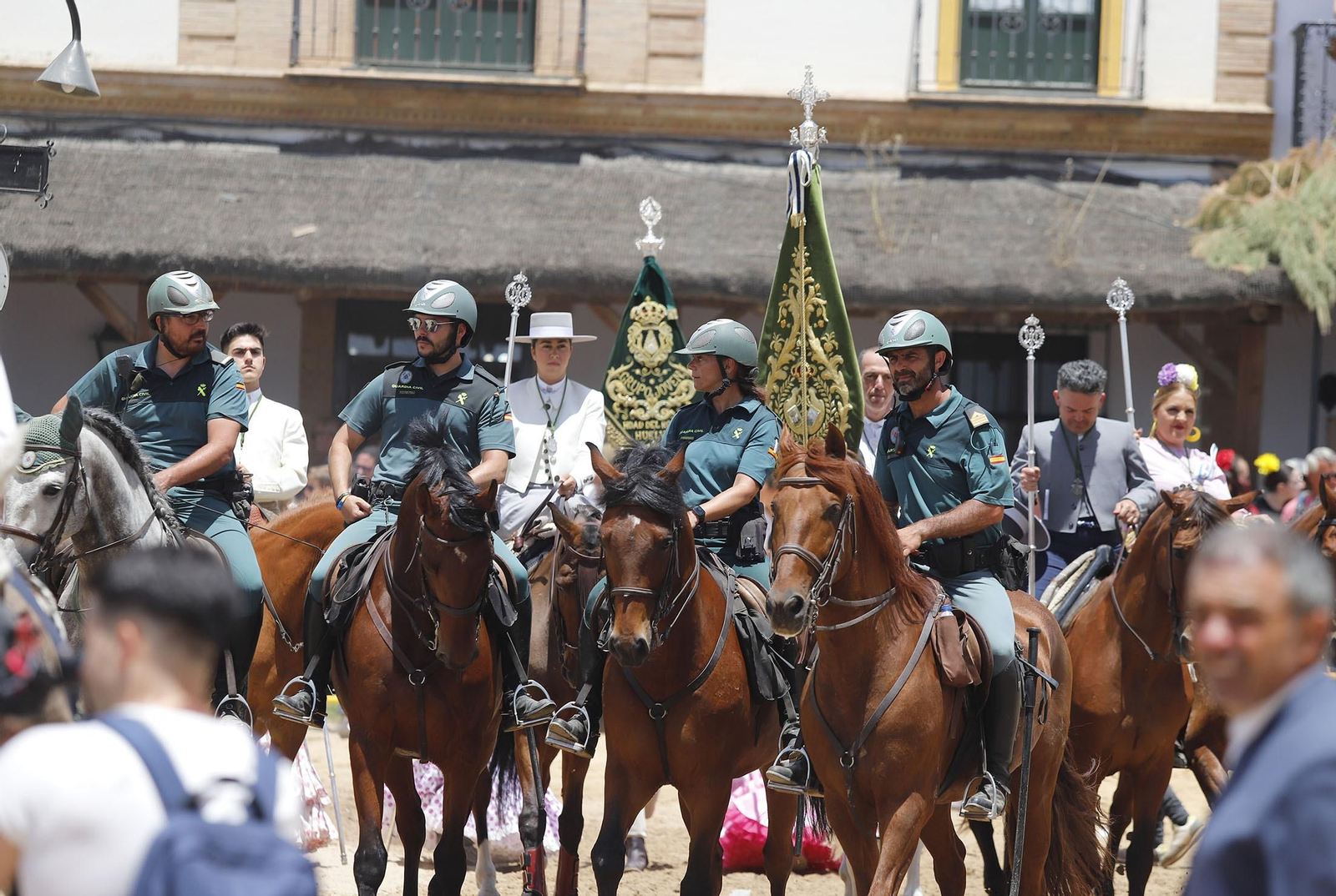 Presentación de la Hermandad de Huelva ante la Blanca Paloma