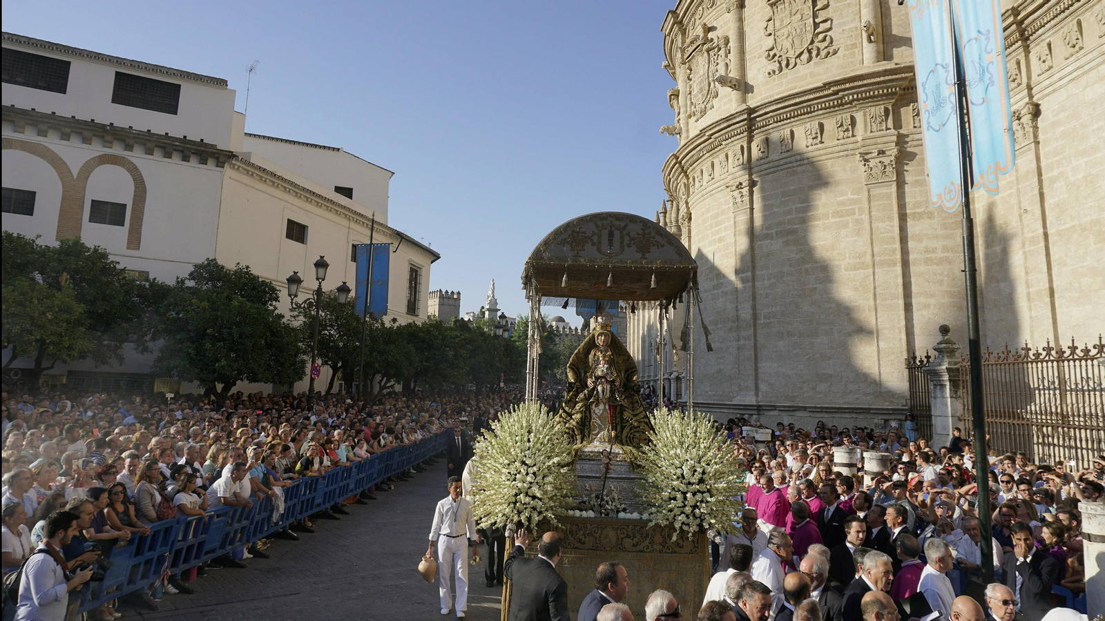 Las mejores imágenes de la procesión de la Virgen de los Reyes 2019