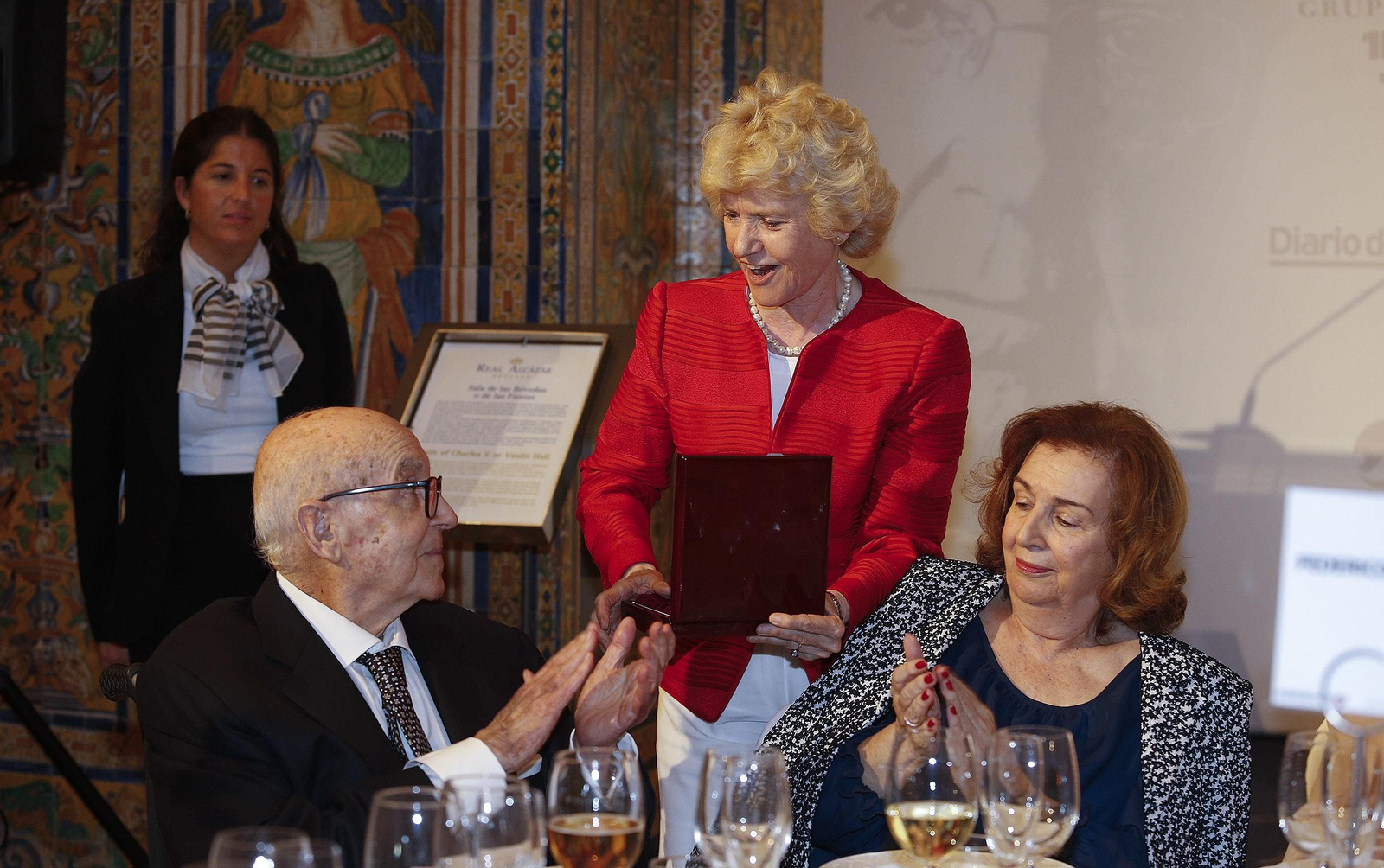 La entrega del VIl Premio Manuel Clavero a Soledad Becerril, en imágenes
