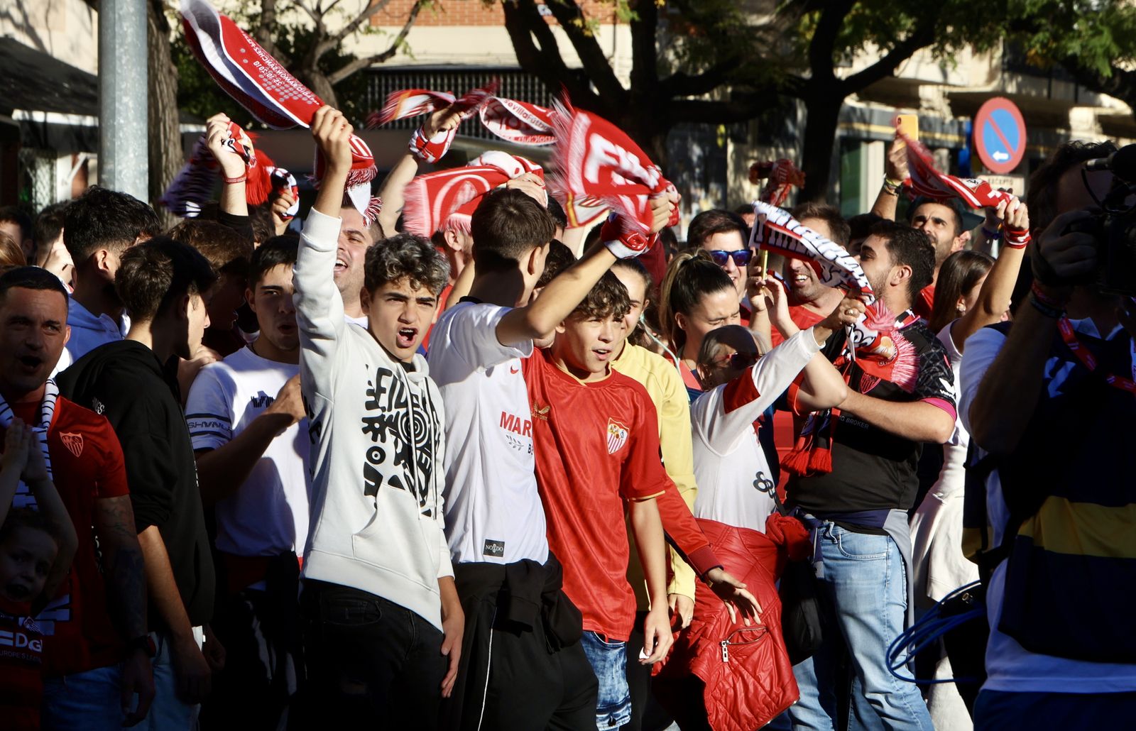 Llegada del Sevilla al Pizjuán